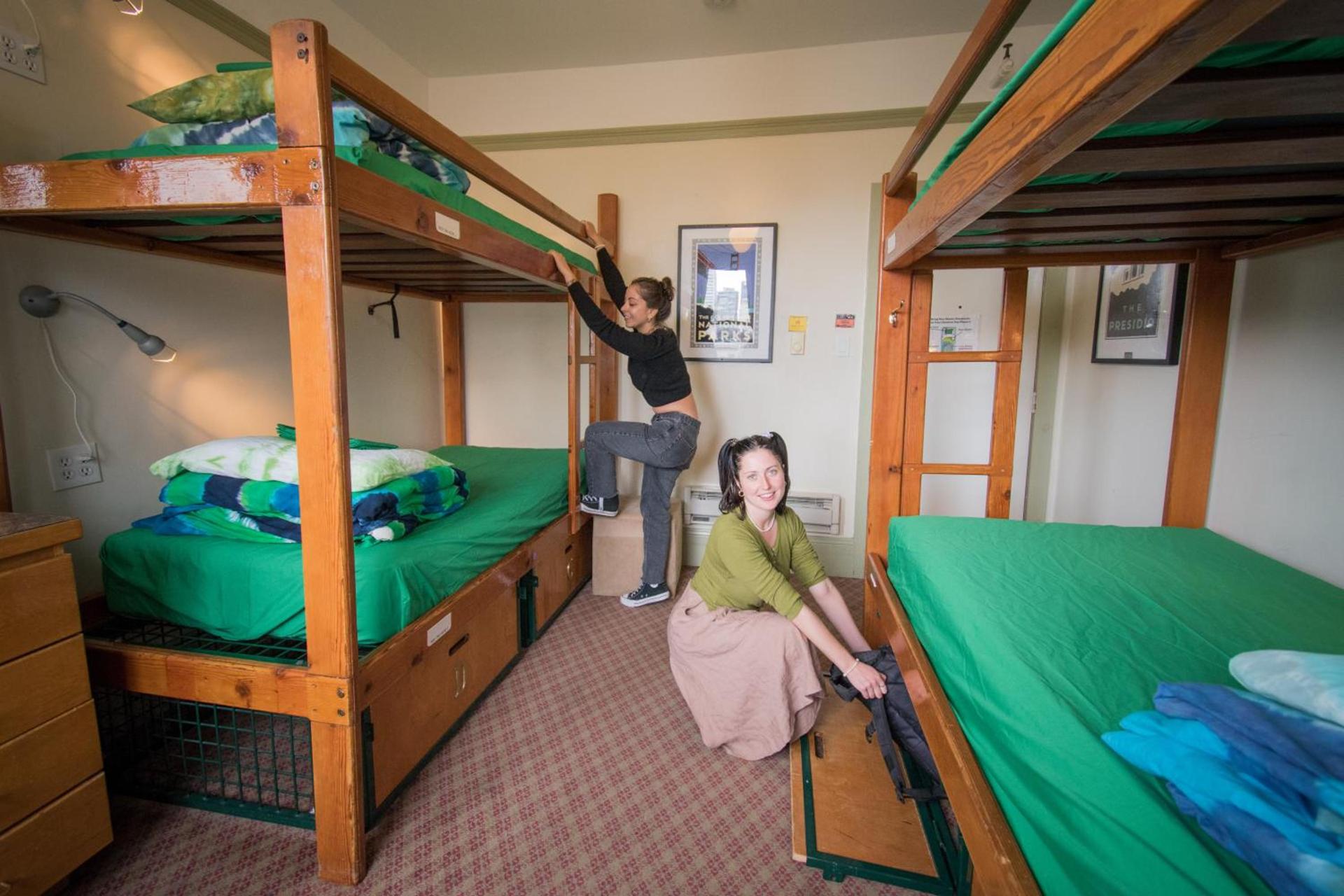 Green Tortoise Hostel photo 33