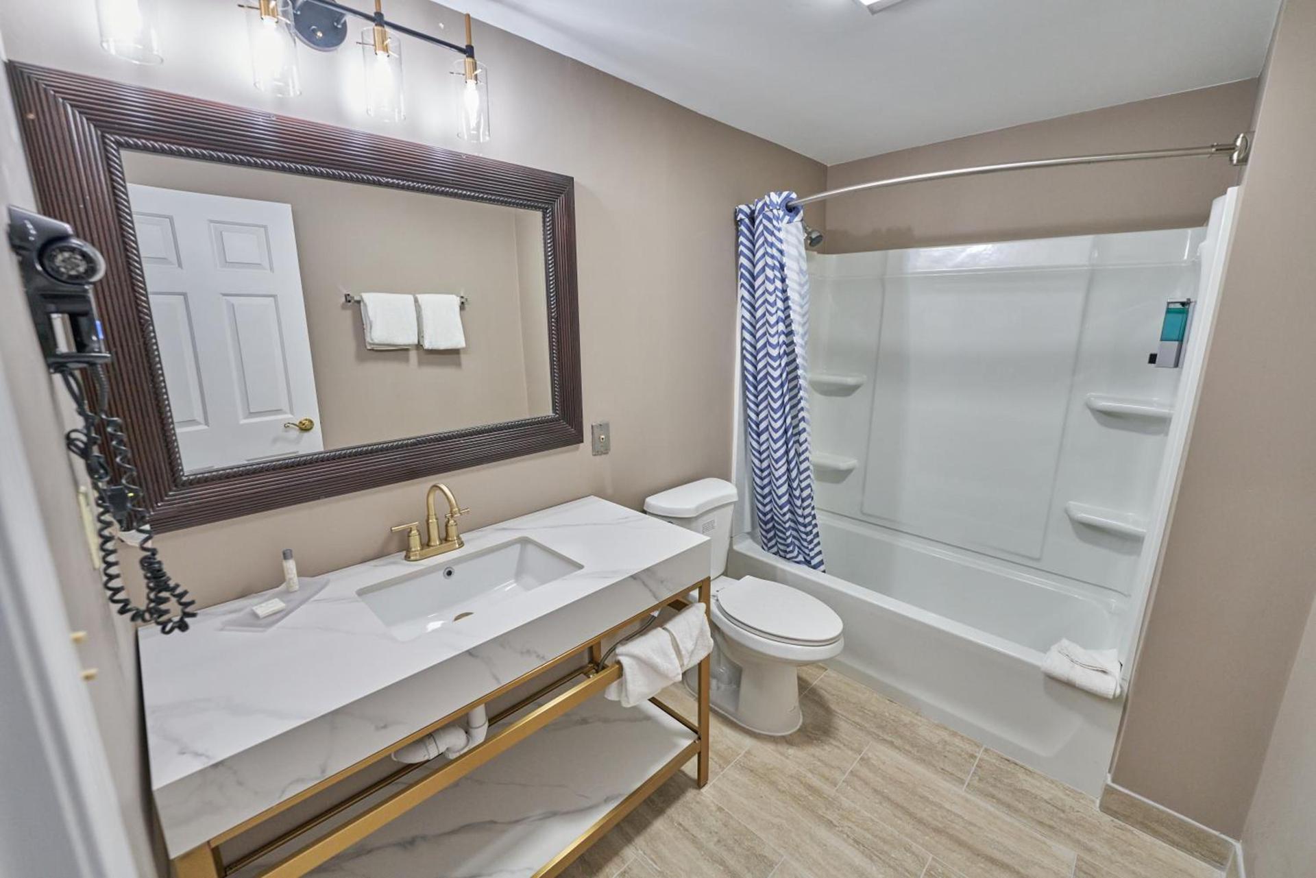 Hyannis Plaza Hotel photo 30
