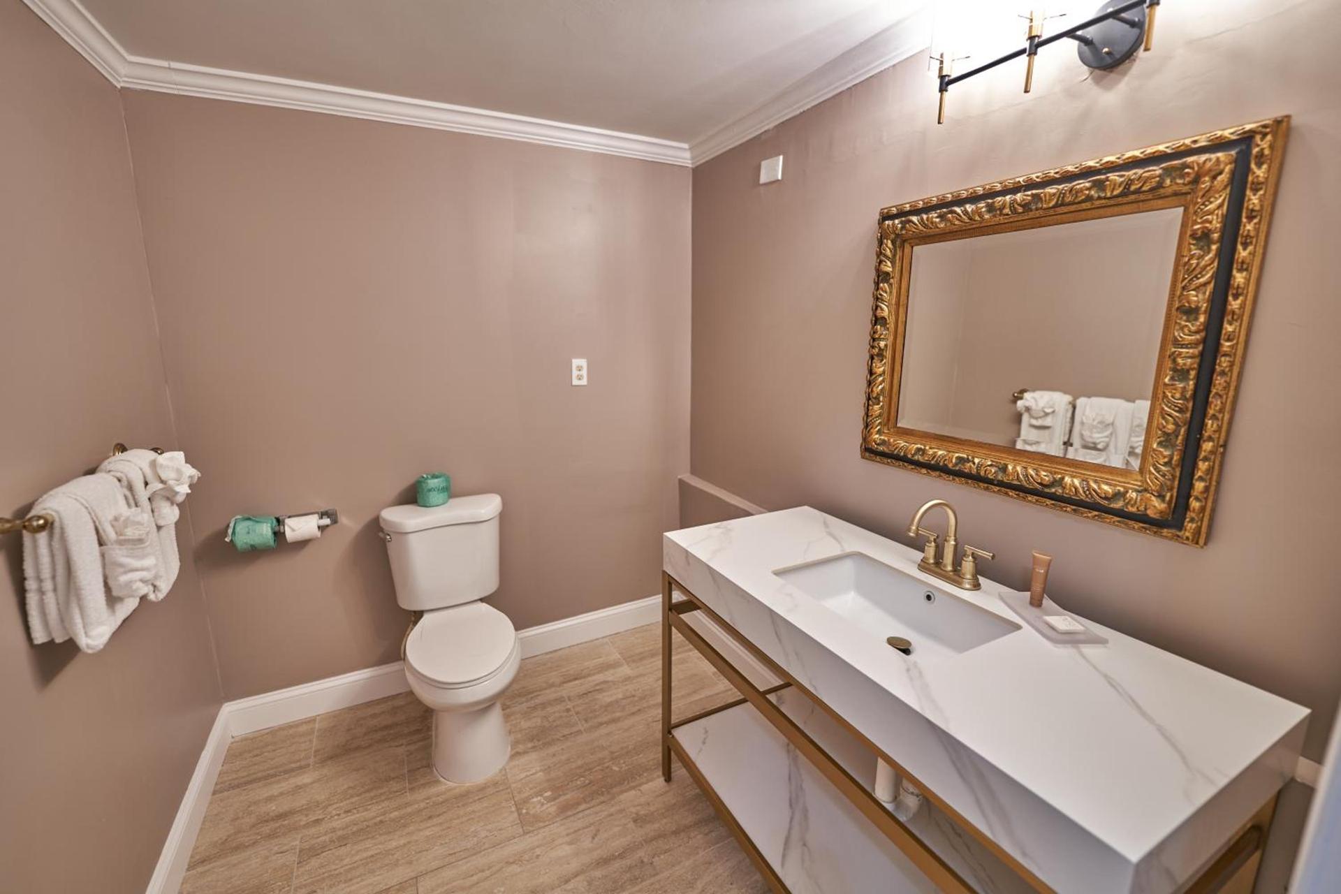 Hyannis Plaza Hotel photo 32