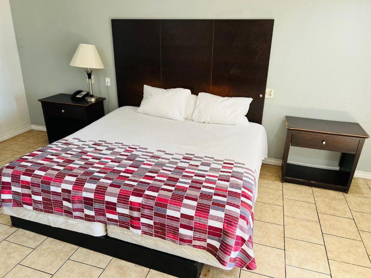 Safari Inn Motel photo 7