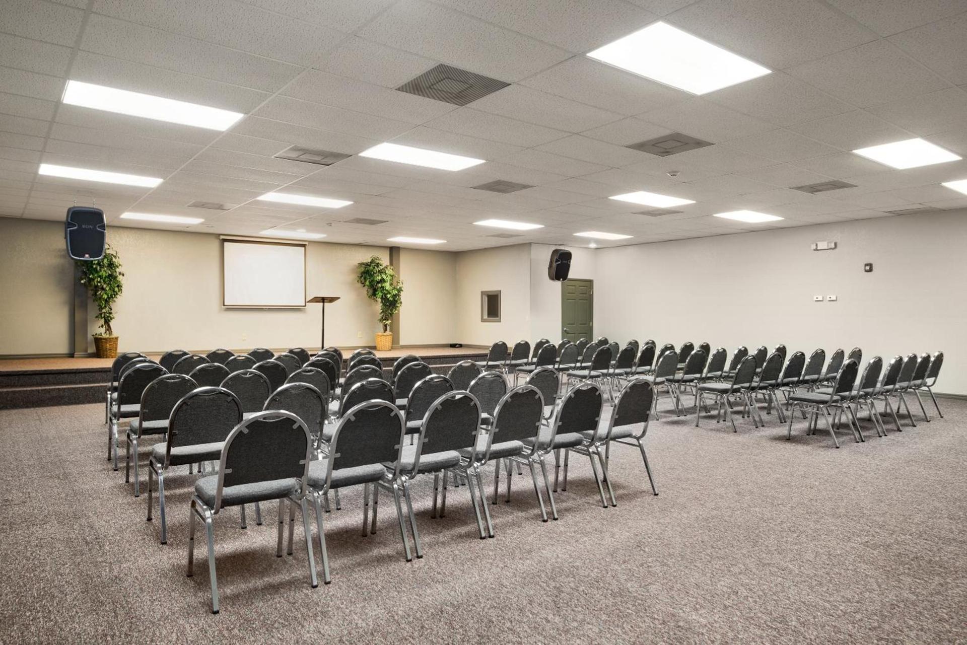 Howard Johnson by Wyndham Winter Haven FL photo 42