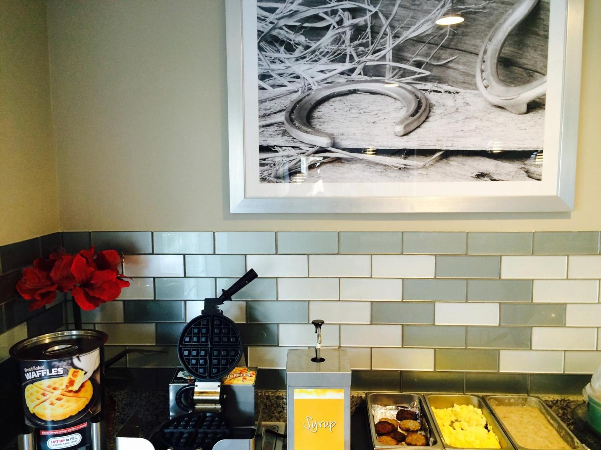 Guesthouse Inn & Suites Lexington photo 15