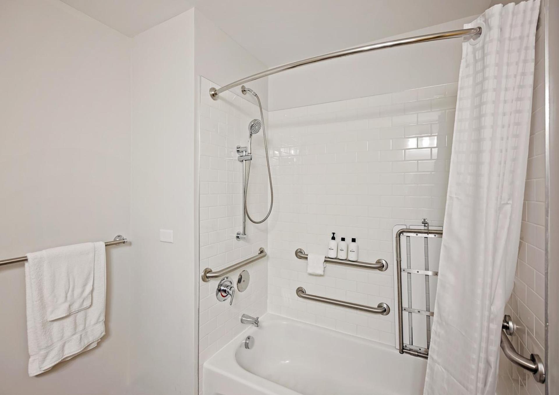 Placemakr Premier SoBro photo 77
