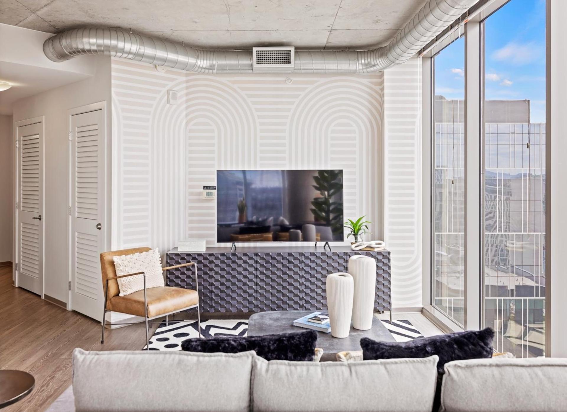 Placemakr Premier SoBro photo 90