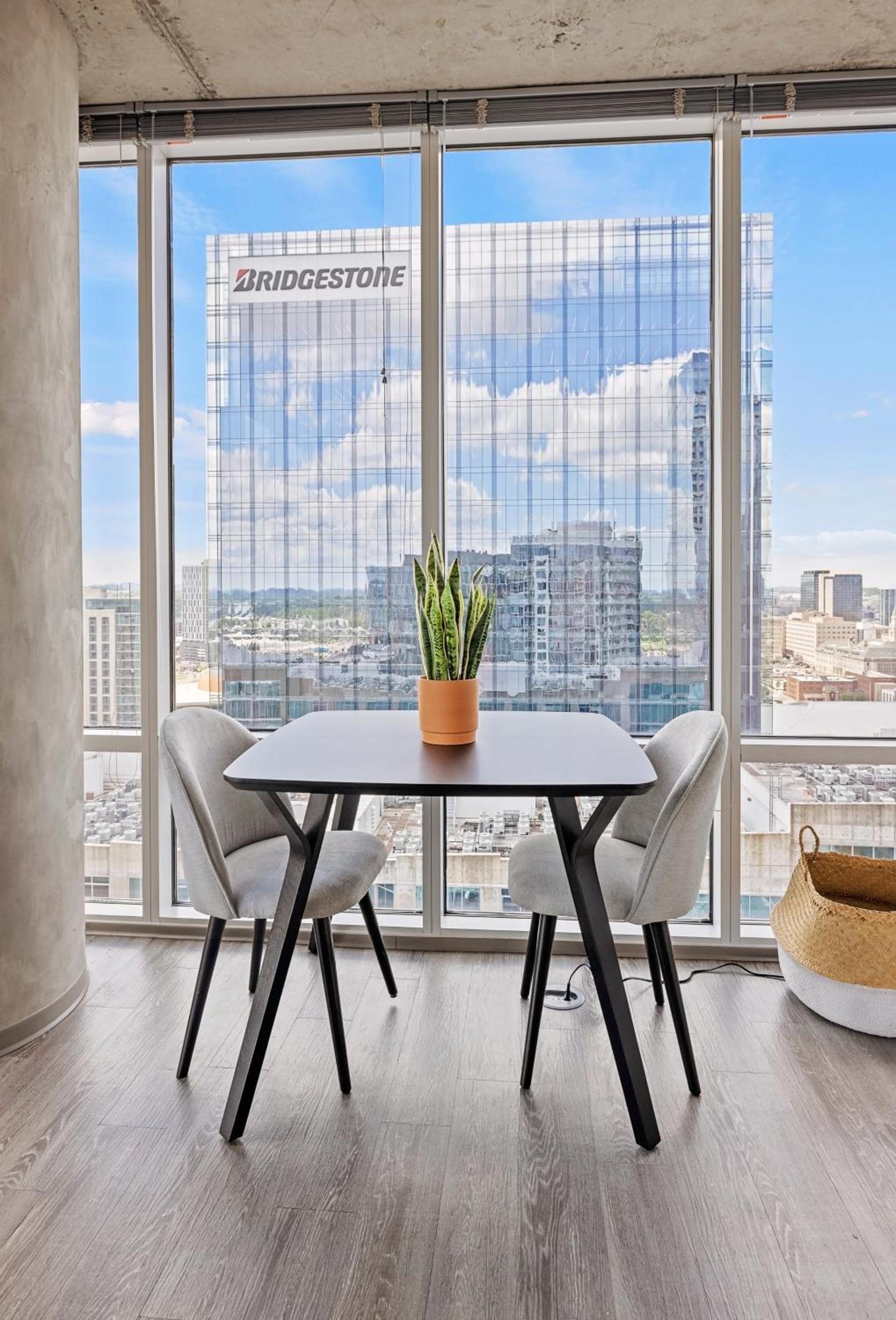 Placemakr Premier SoBro photo 100