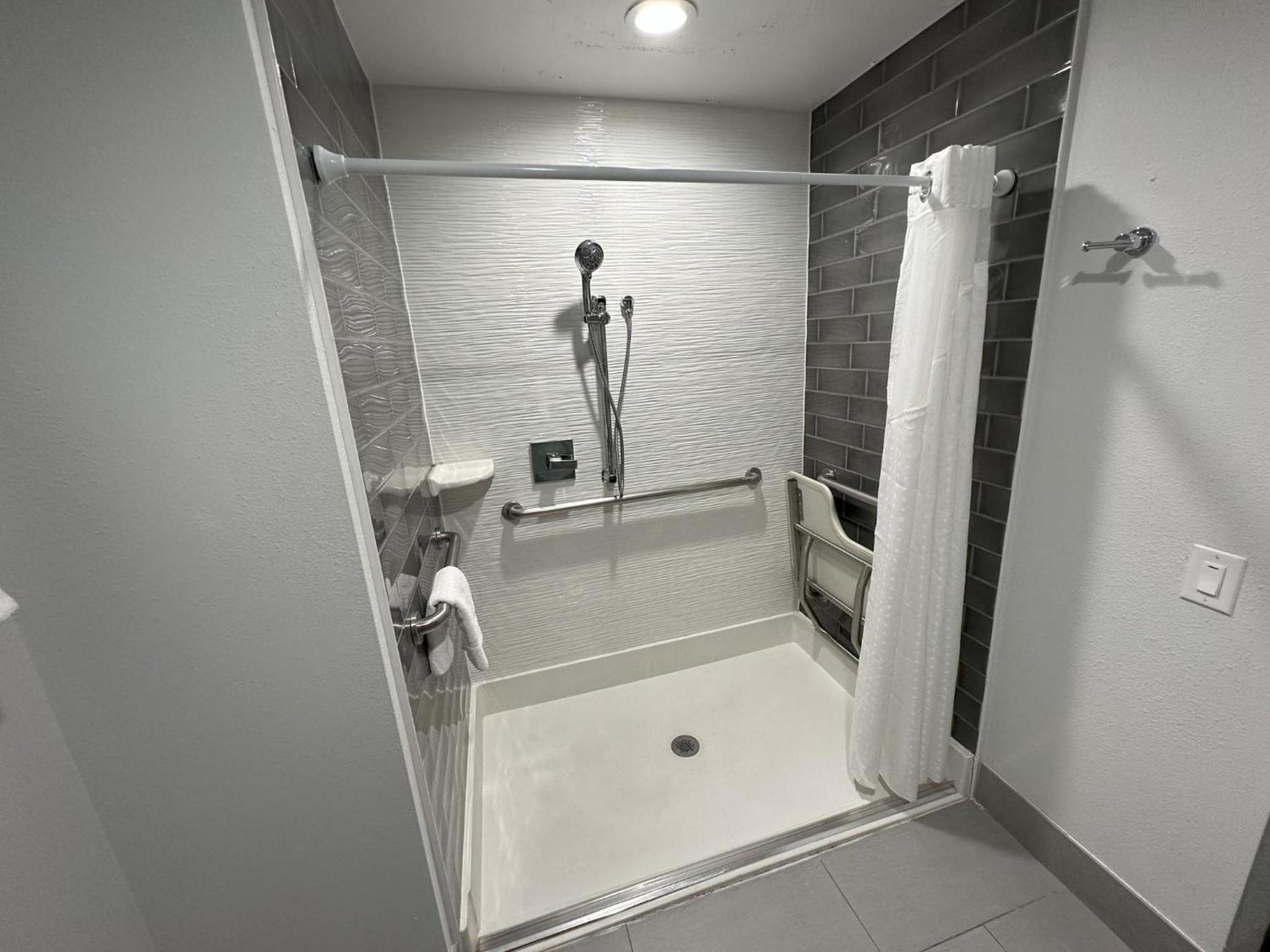 Holiday Inn Express - Dallas Downtown by IHG photo 100