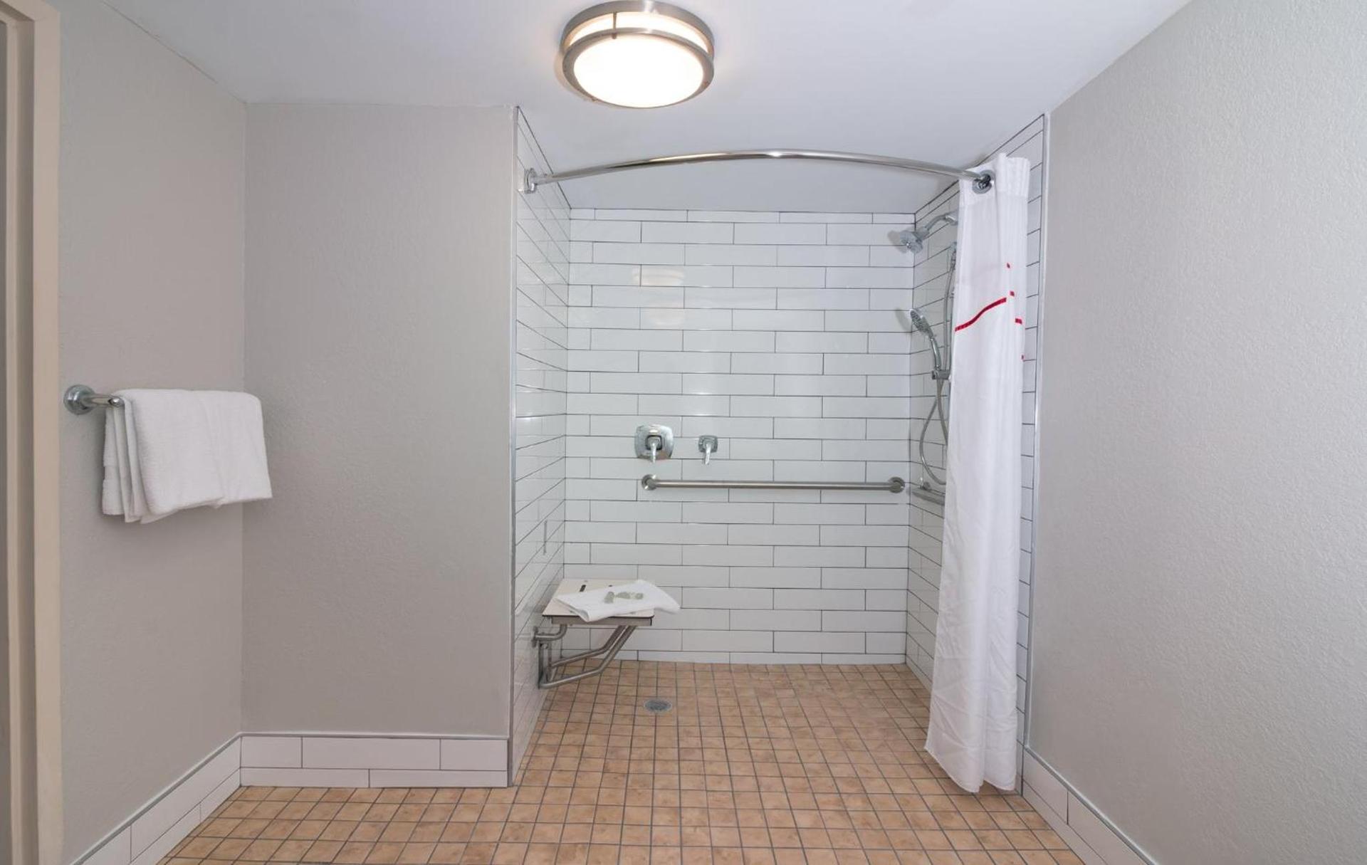 Red Roof Inn PLUS Miami Airport photo 34