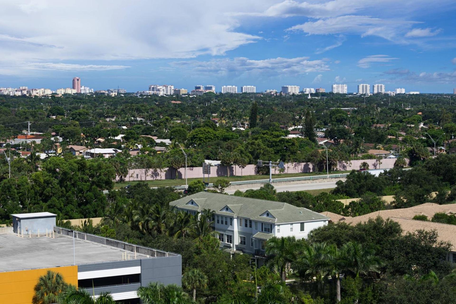 Boca Raton Marriott at Boca Center photo 16