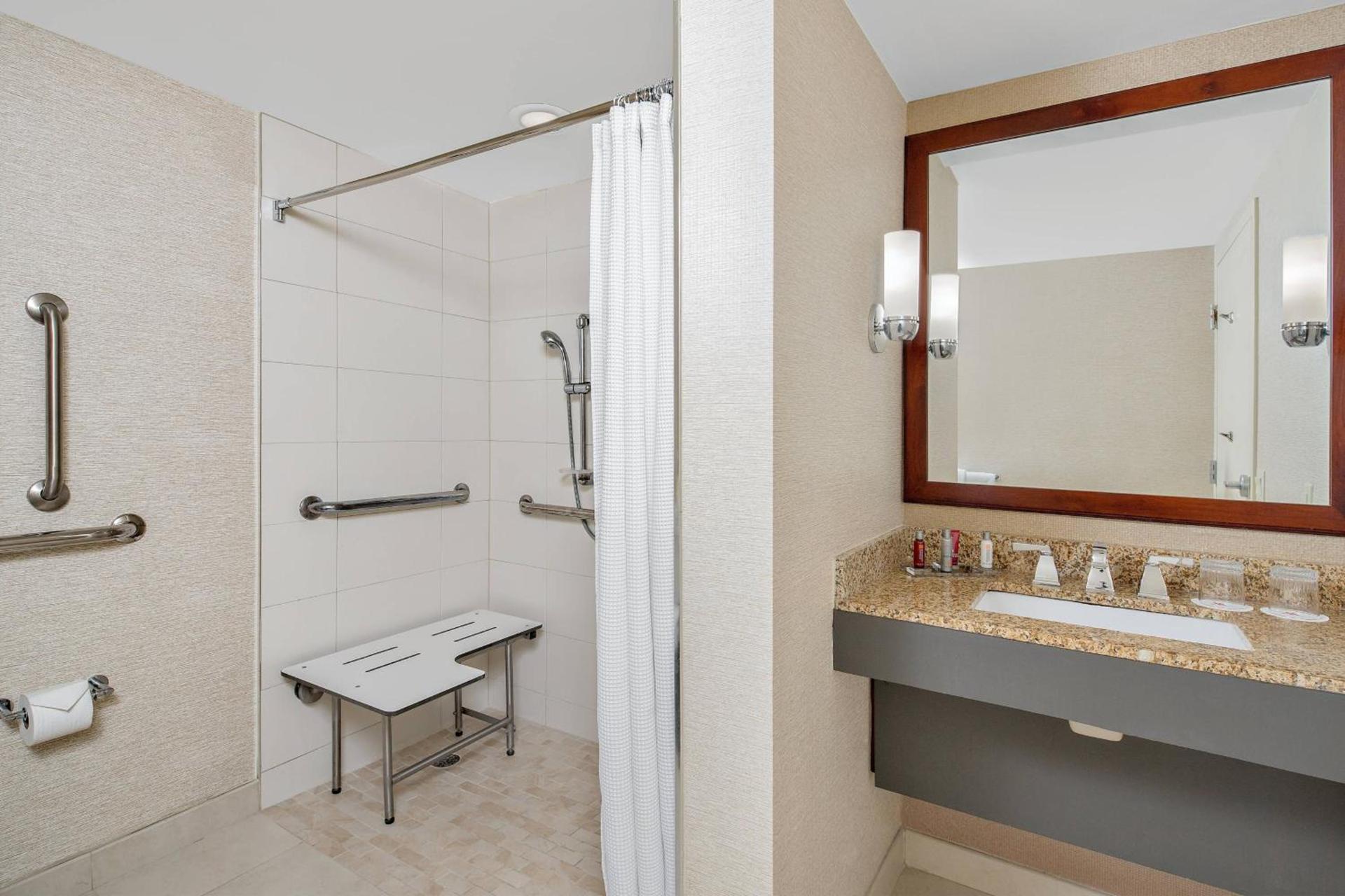 Boca Raton Marriott at Boca Center photo 21