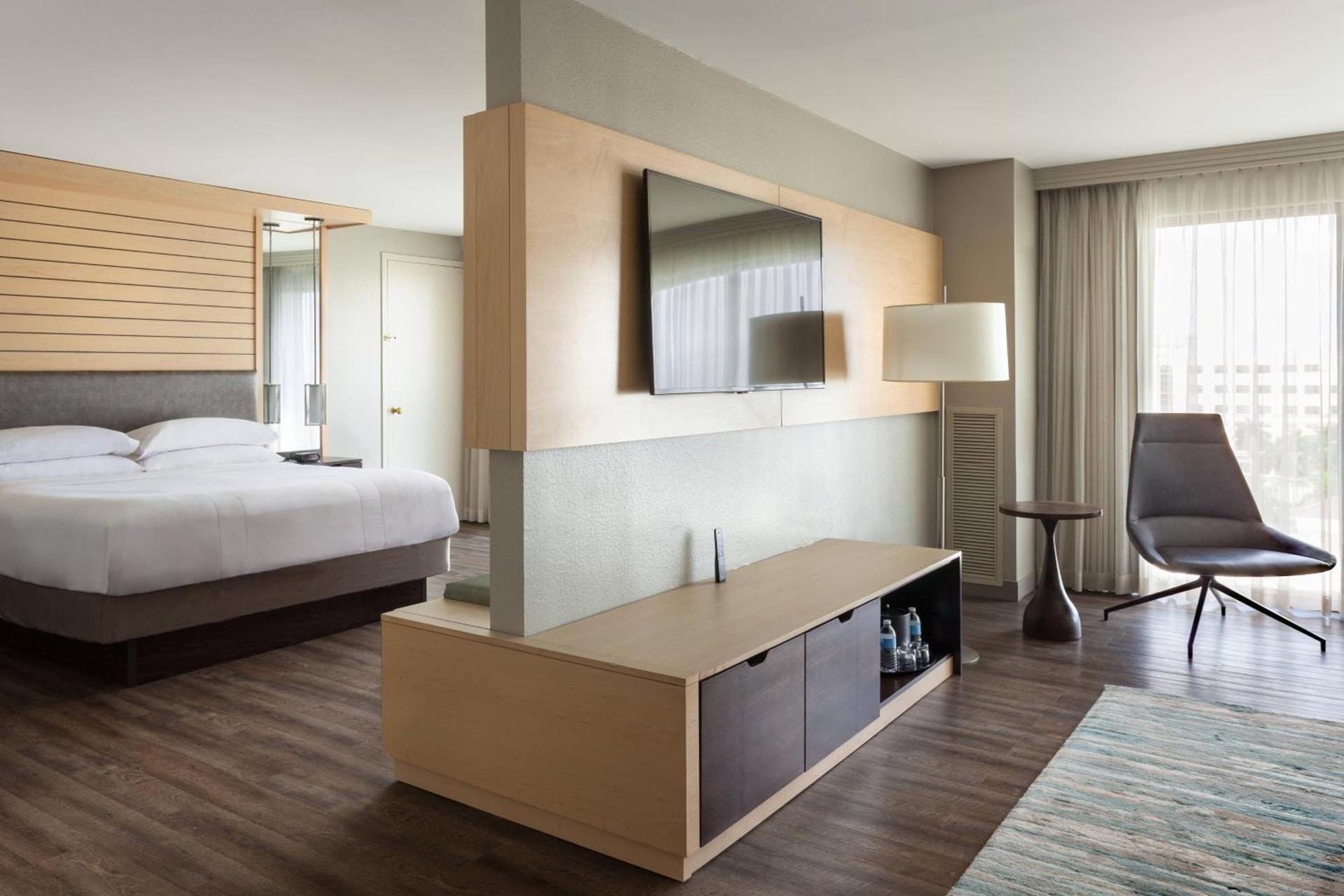 Boca Raton Marriott at Boca Center photo 25