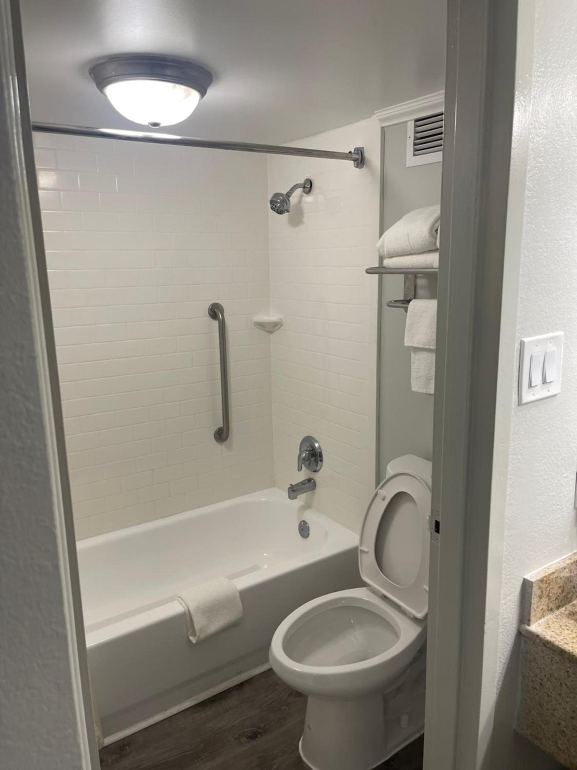 Quality Inn & Suites Georgetown photo 23