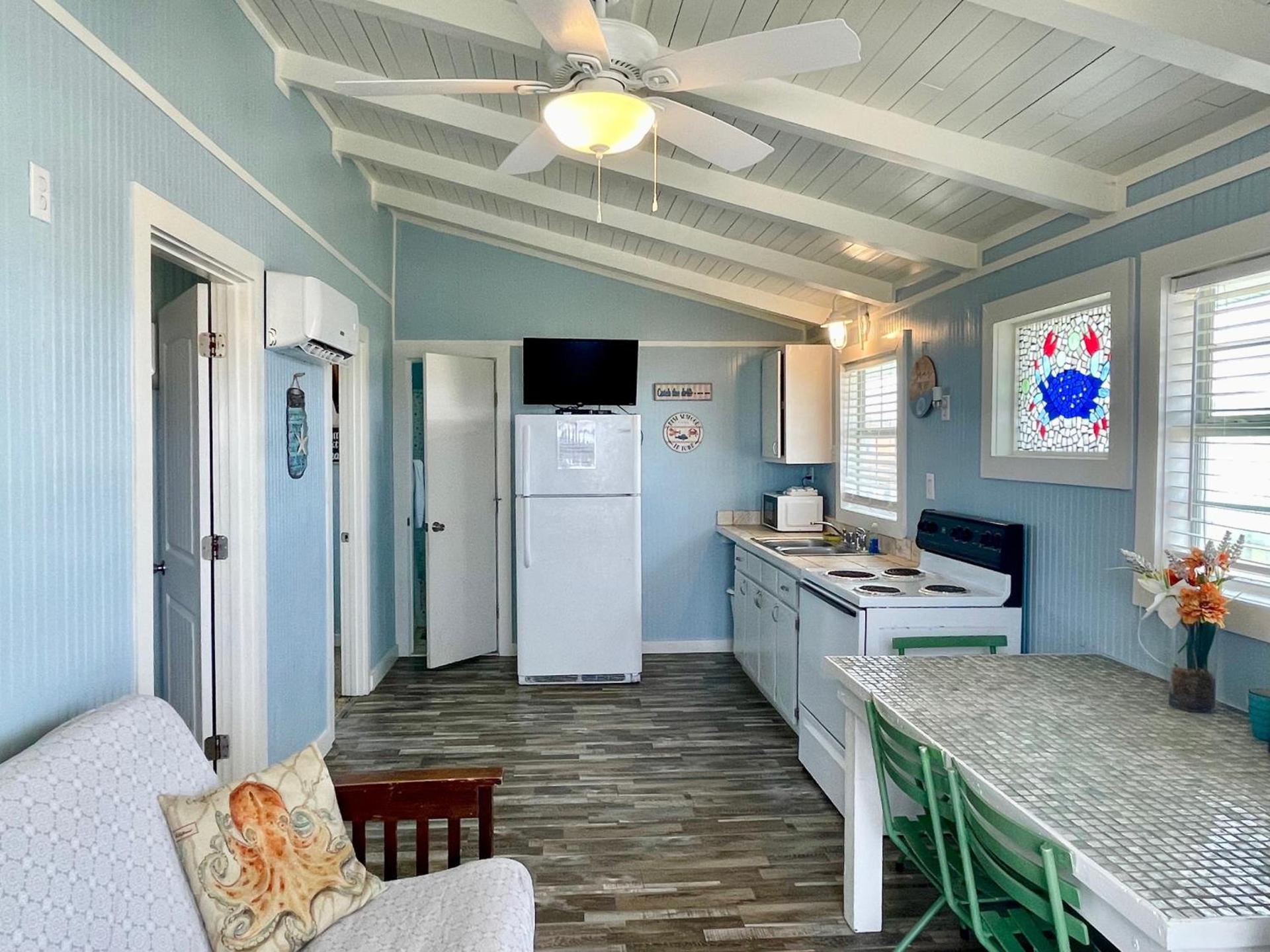 Blue Dolphin Inn and Cottages photo 35