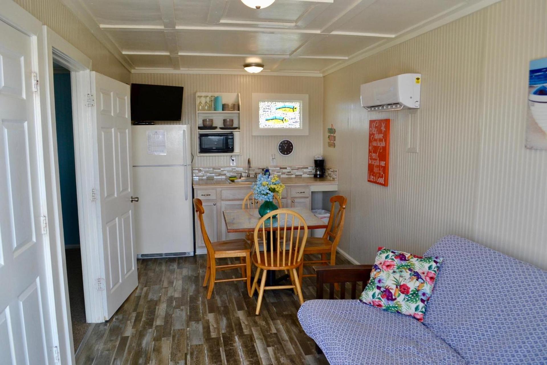 Blue Dolphin Inn and Cottages photo 45