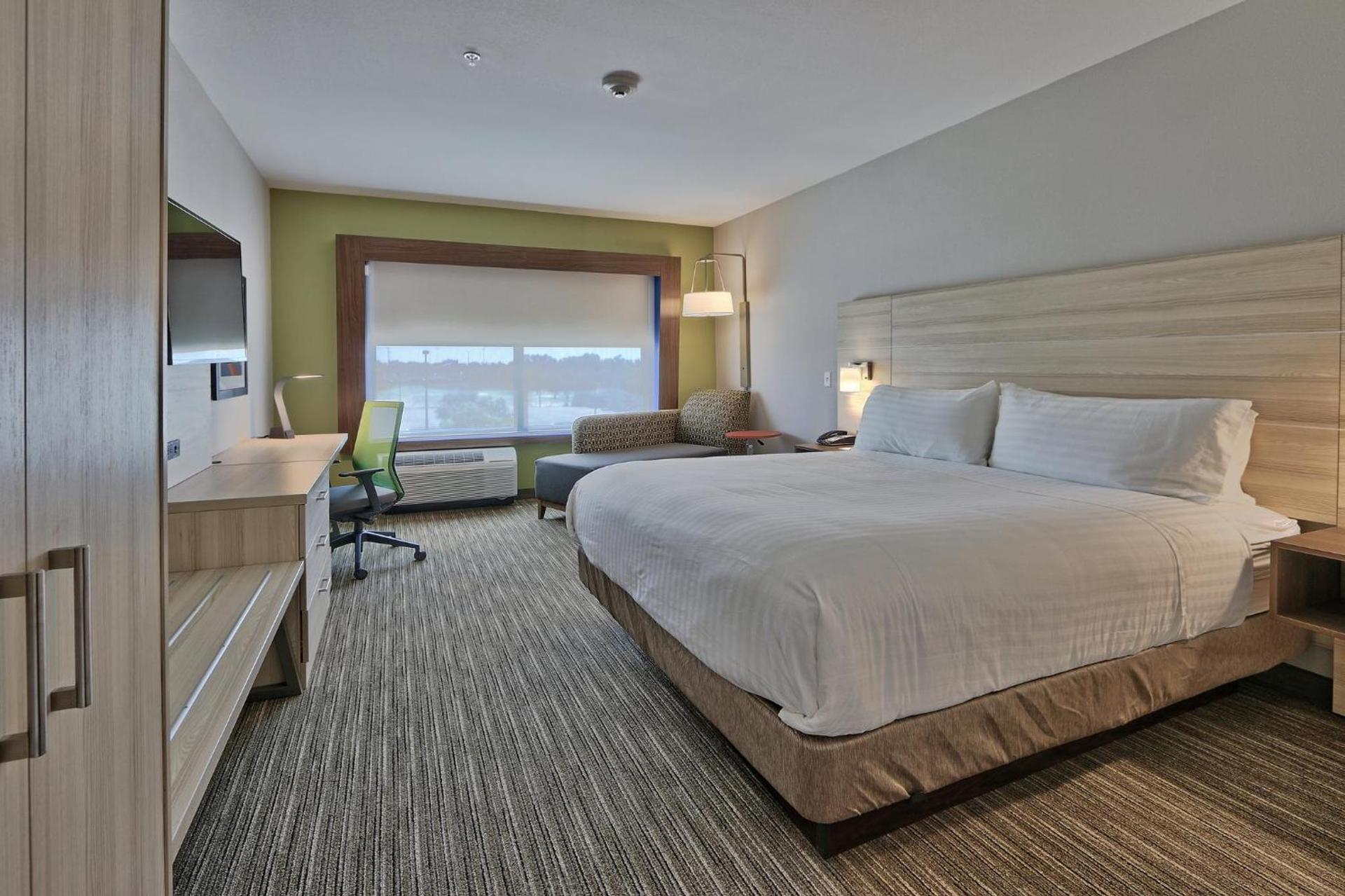 Holiday Inn Express & Suites - Roswell by IHG photo 31