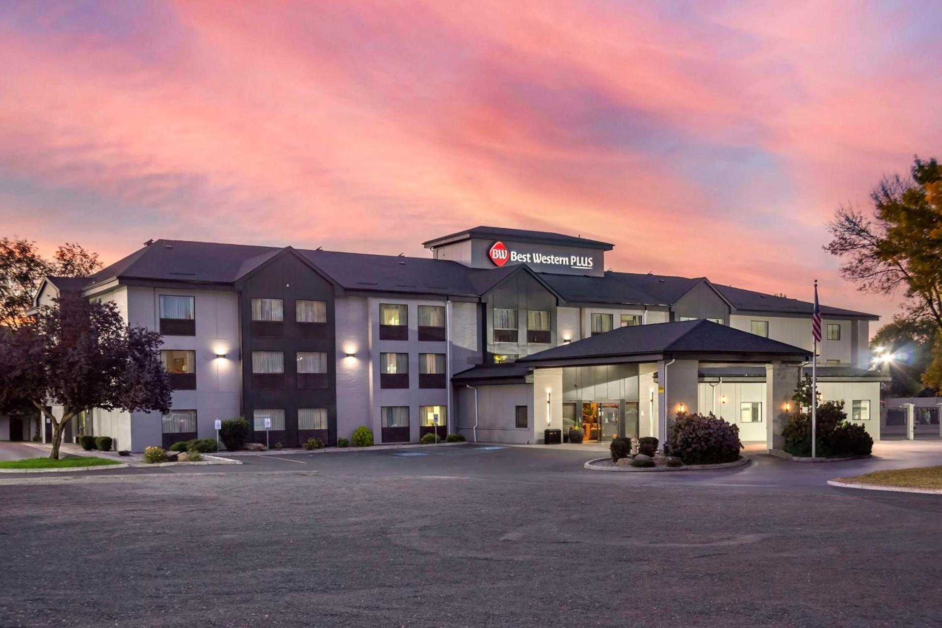 Best Western Plus Spokane North photo 1