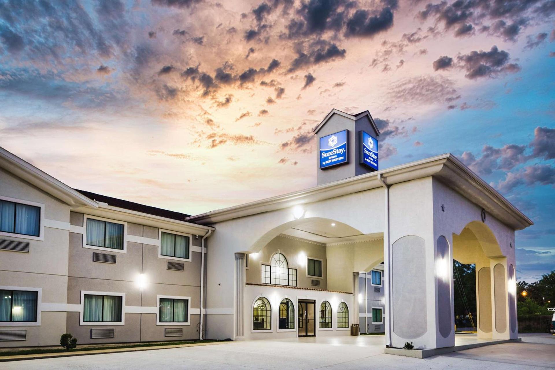 SureStay Studio by Best Western Conroe Downtown photo 1