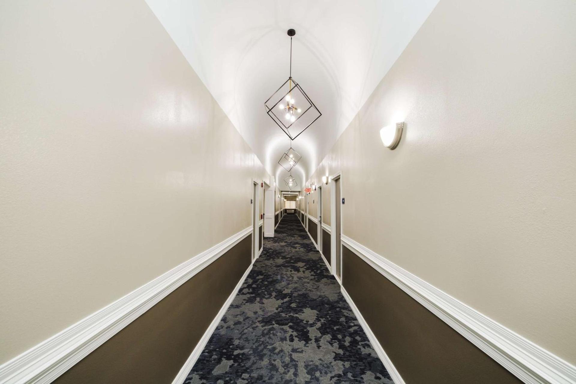 SureStay Studio by Best Western Conroe Downtown photo 10