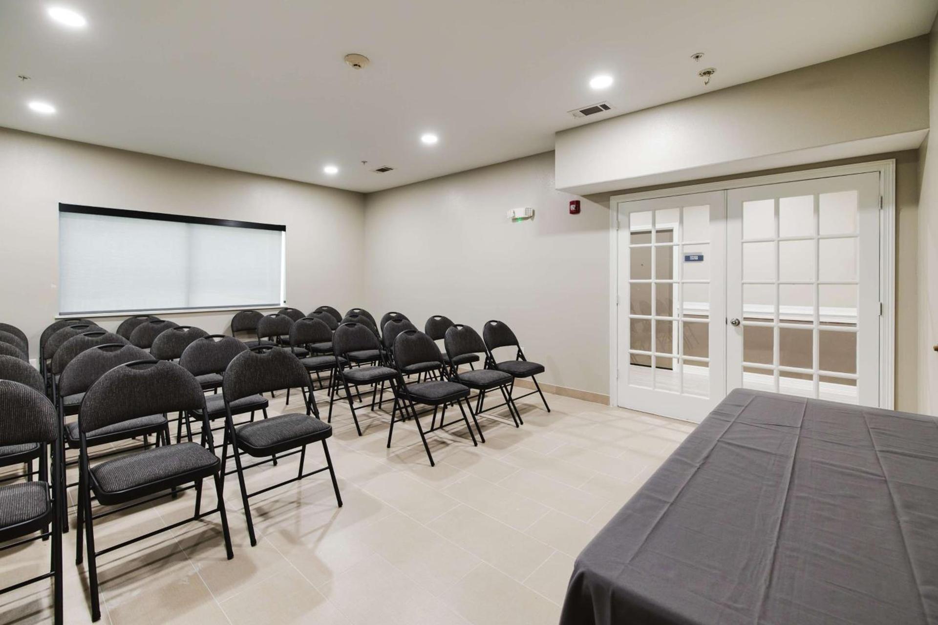 SureStay Studio by Best Western Conroe Downtown photo 31
