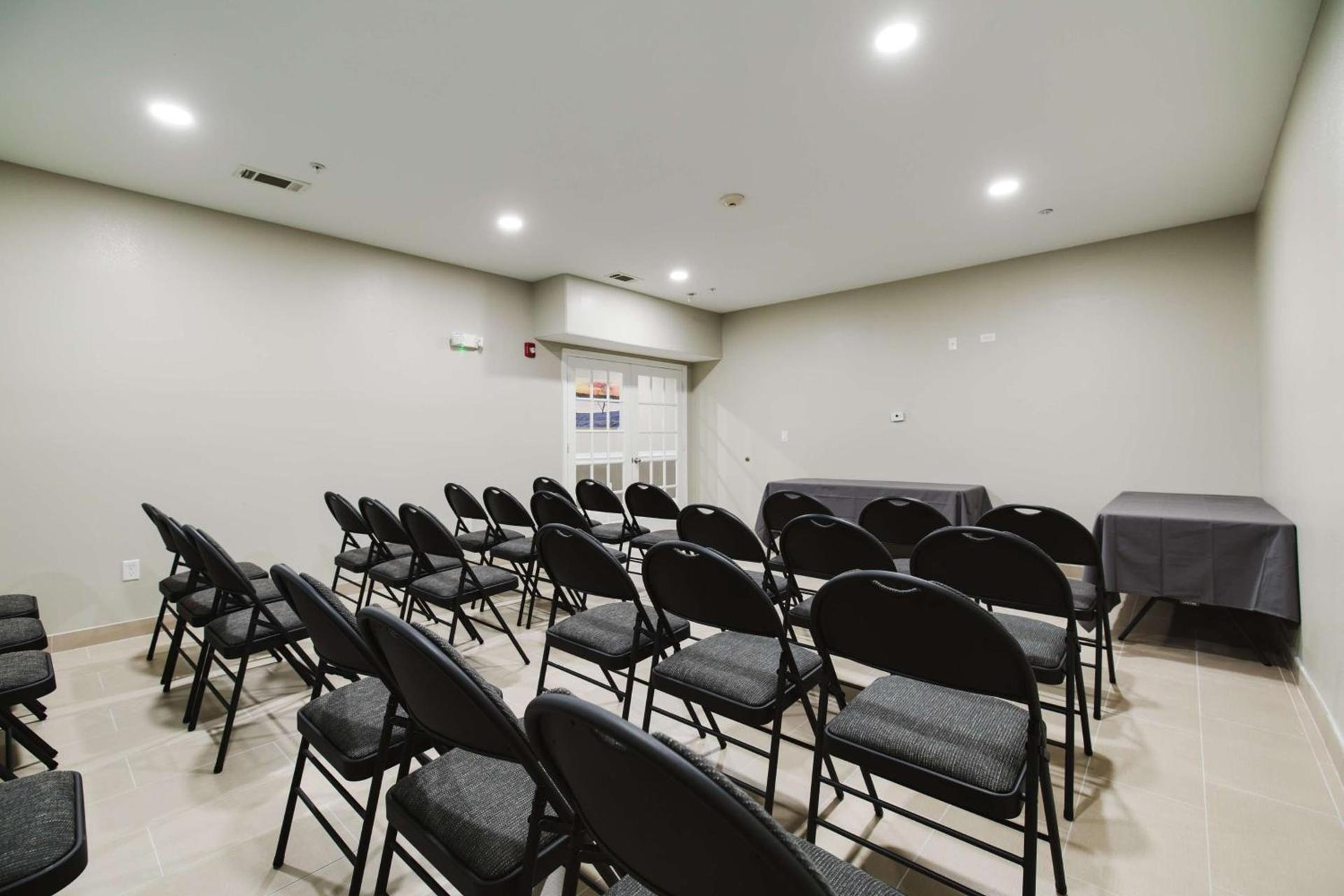 SureStay Studio by Best Western Conroe Downtown photo 32