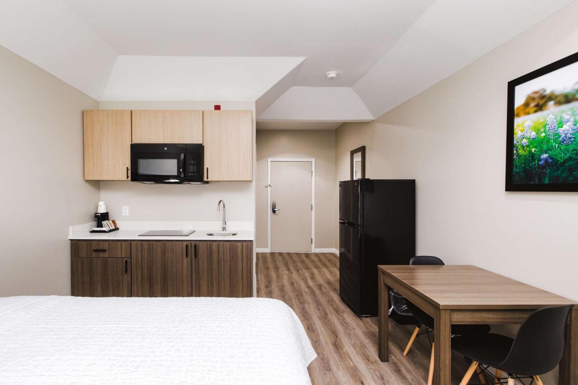 SureStay Studio by Best Western Conroe Downtown photo 24