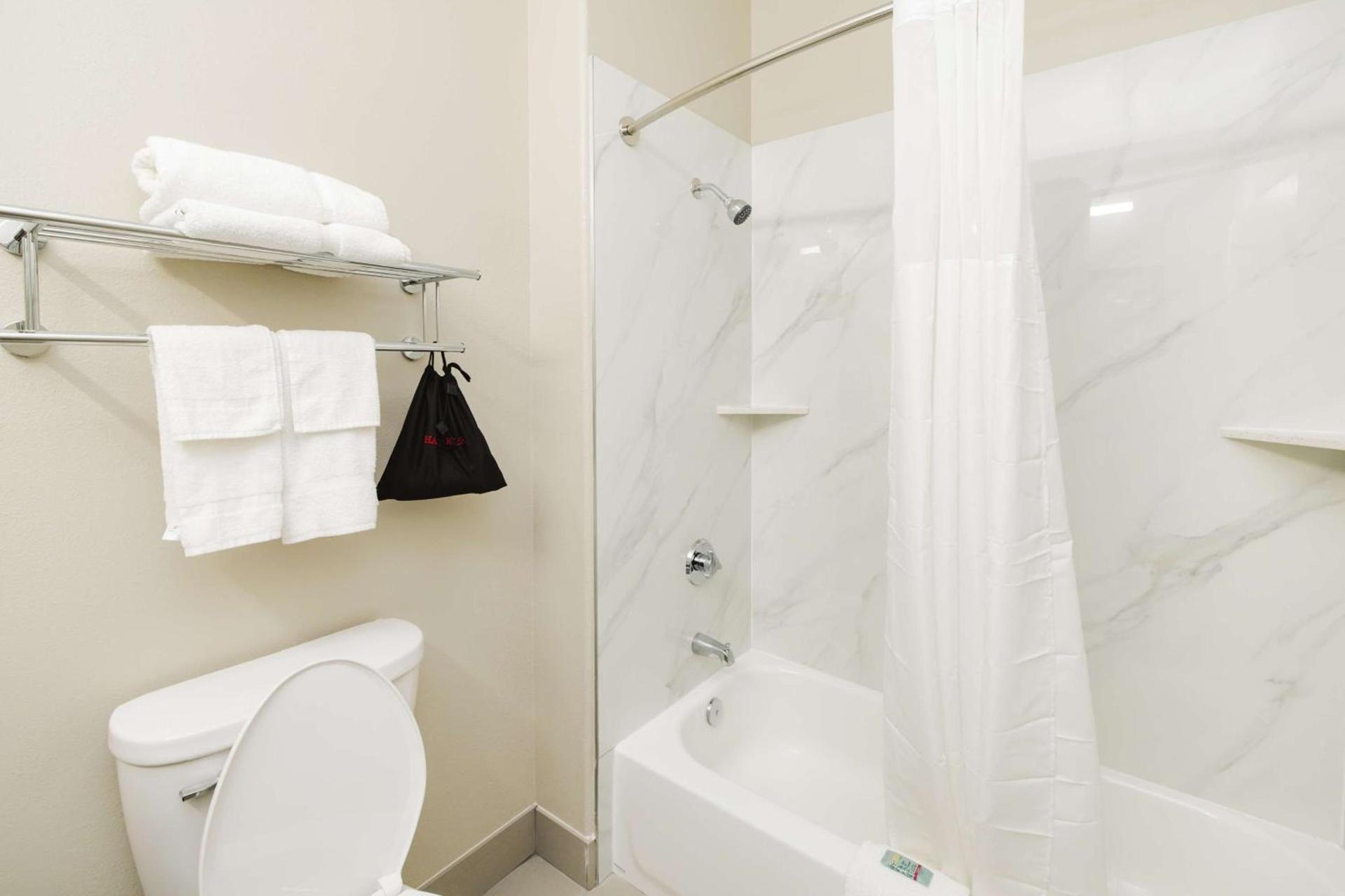 SureStay Studio by Best Western Conroe Downtown photo 26