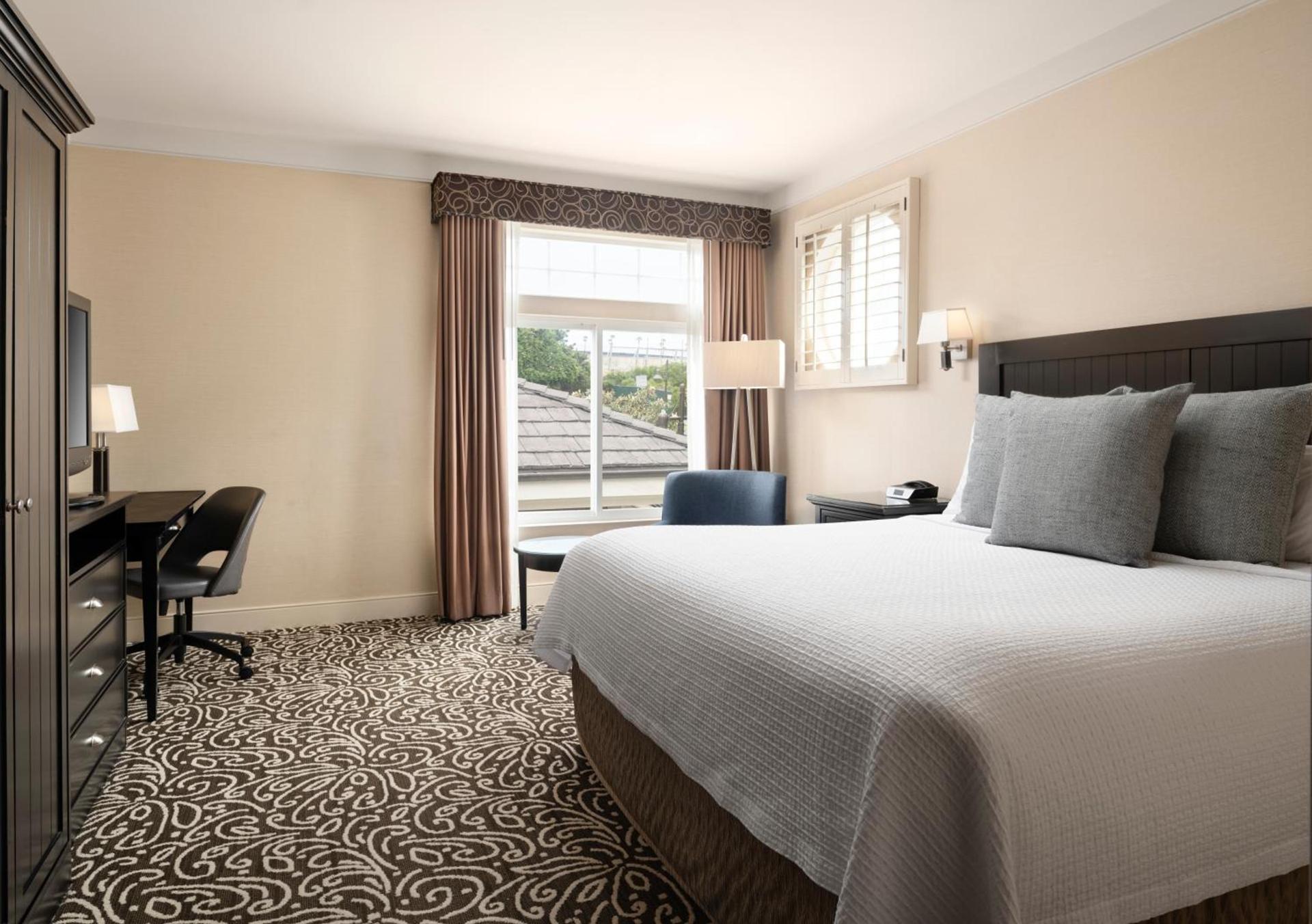 West Inn & Suites photo 5