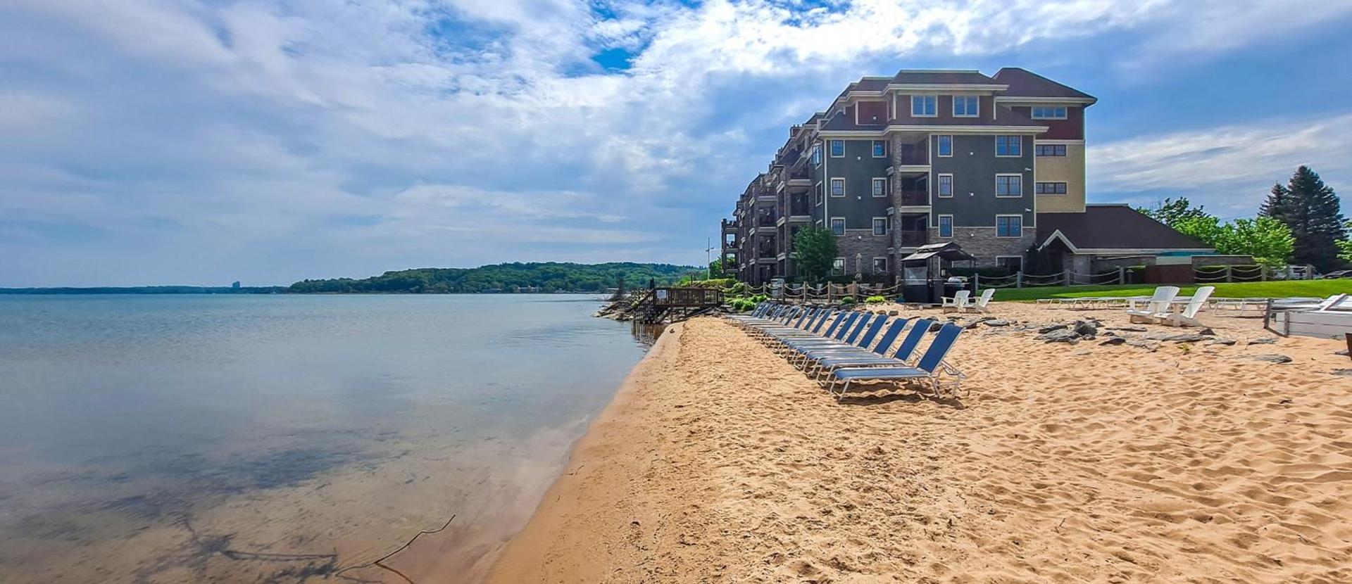 Tamarack Lodge — hotel in Traverse City