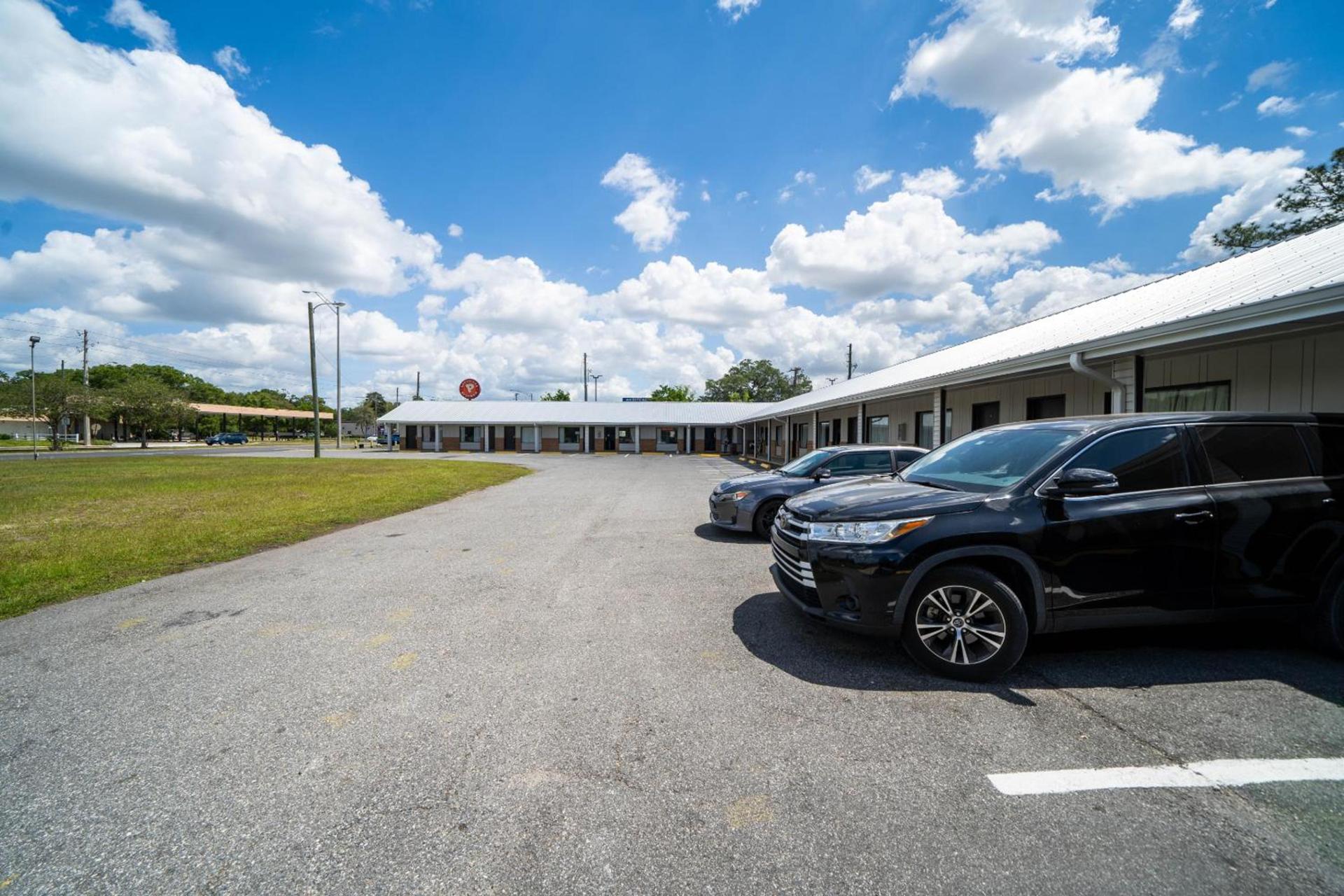 OYO Hotel Ocala, FL I-75 photo 14