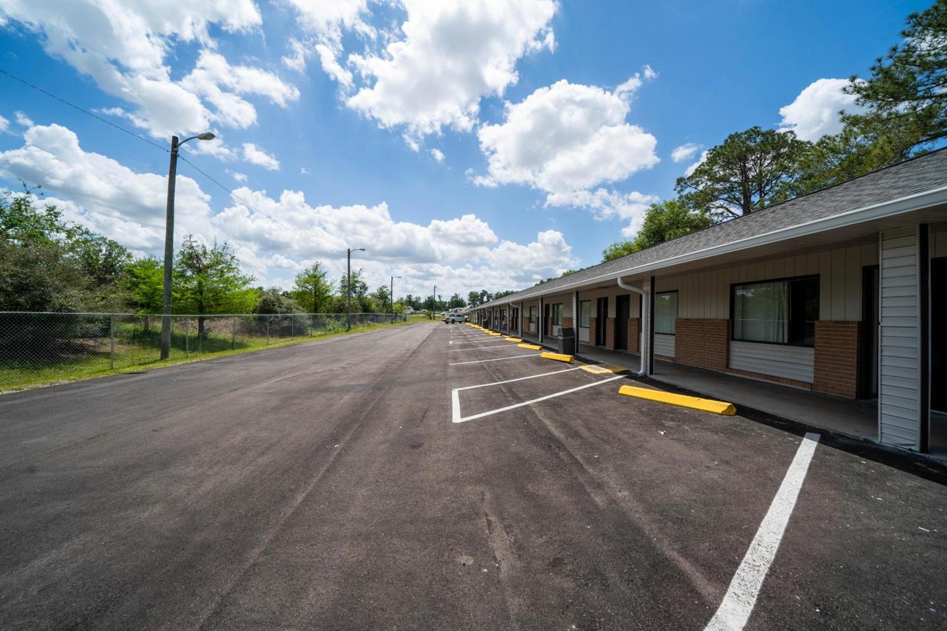 OYO Hotel Ocala, FL I-75 photo 15
