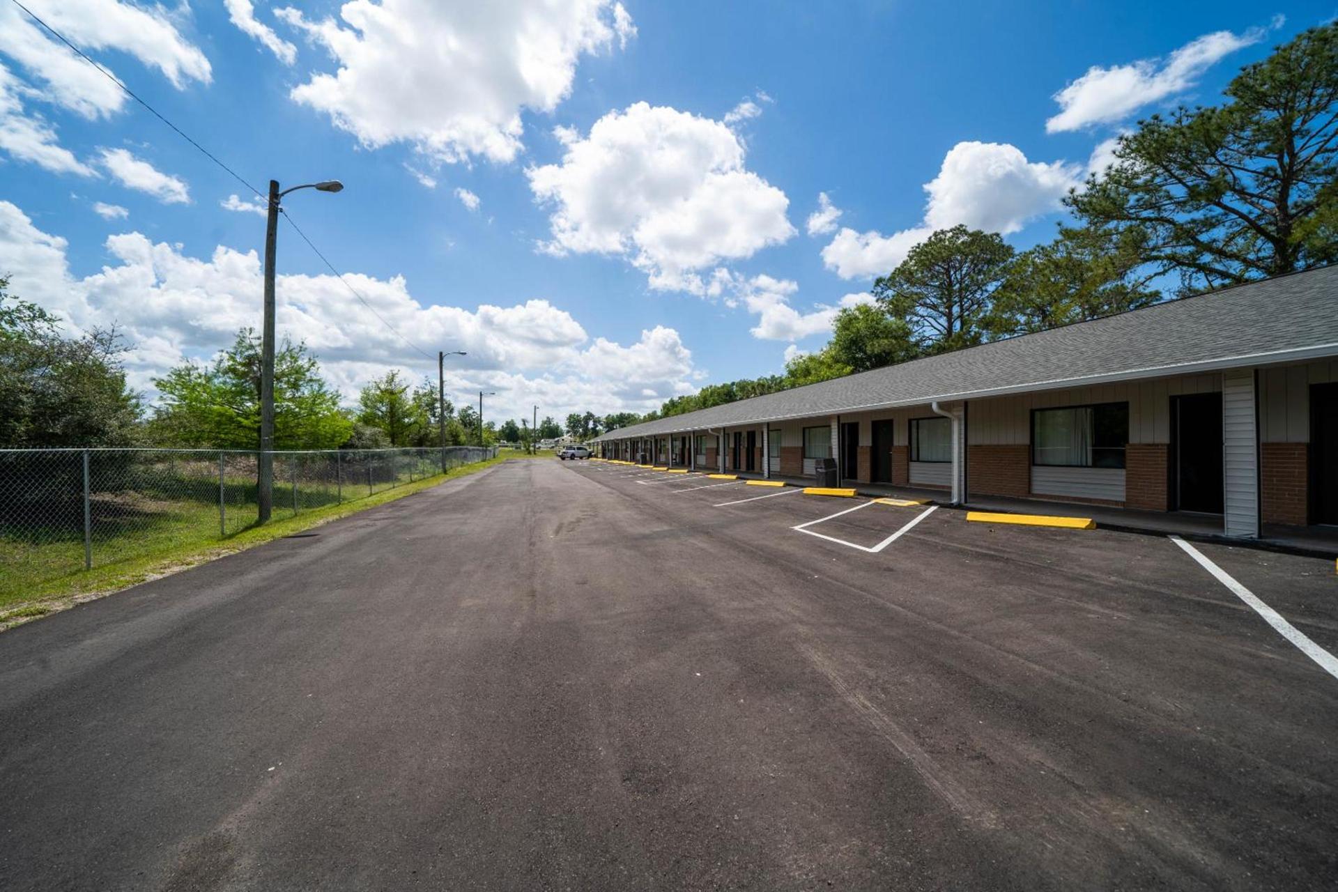 OYO Hotel Ocala, FL I-75 photo 16