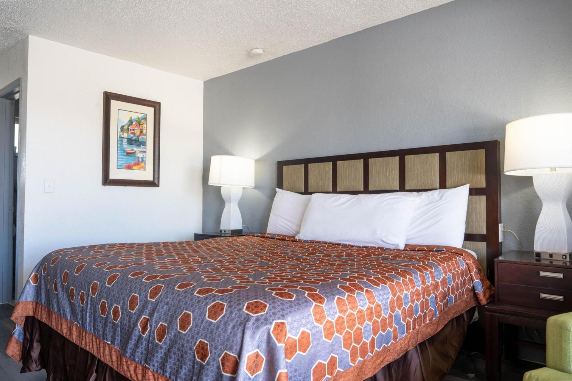OYO Hotel Ocala, FL I-75 photo 18