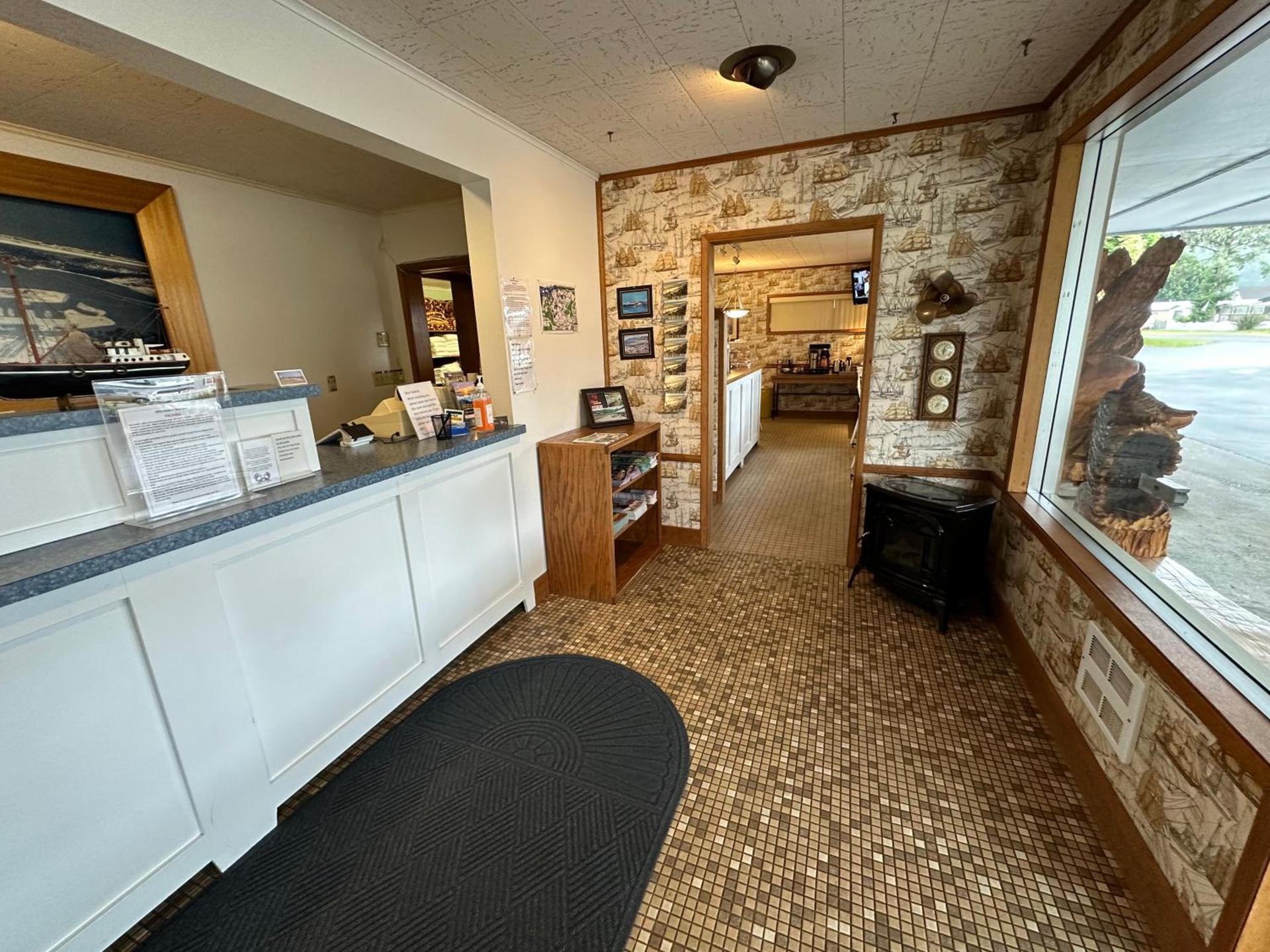 Winchester Bay Inn photo 10