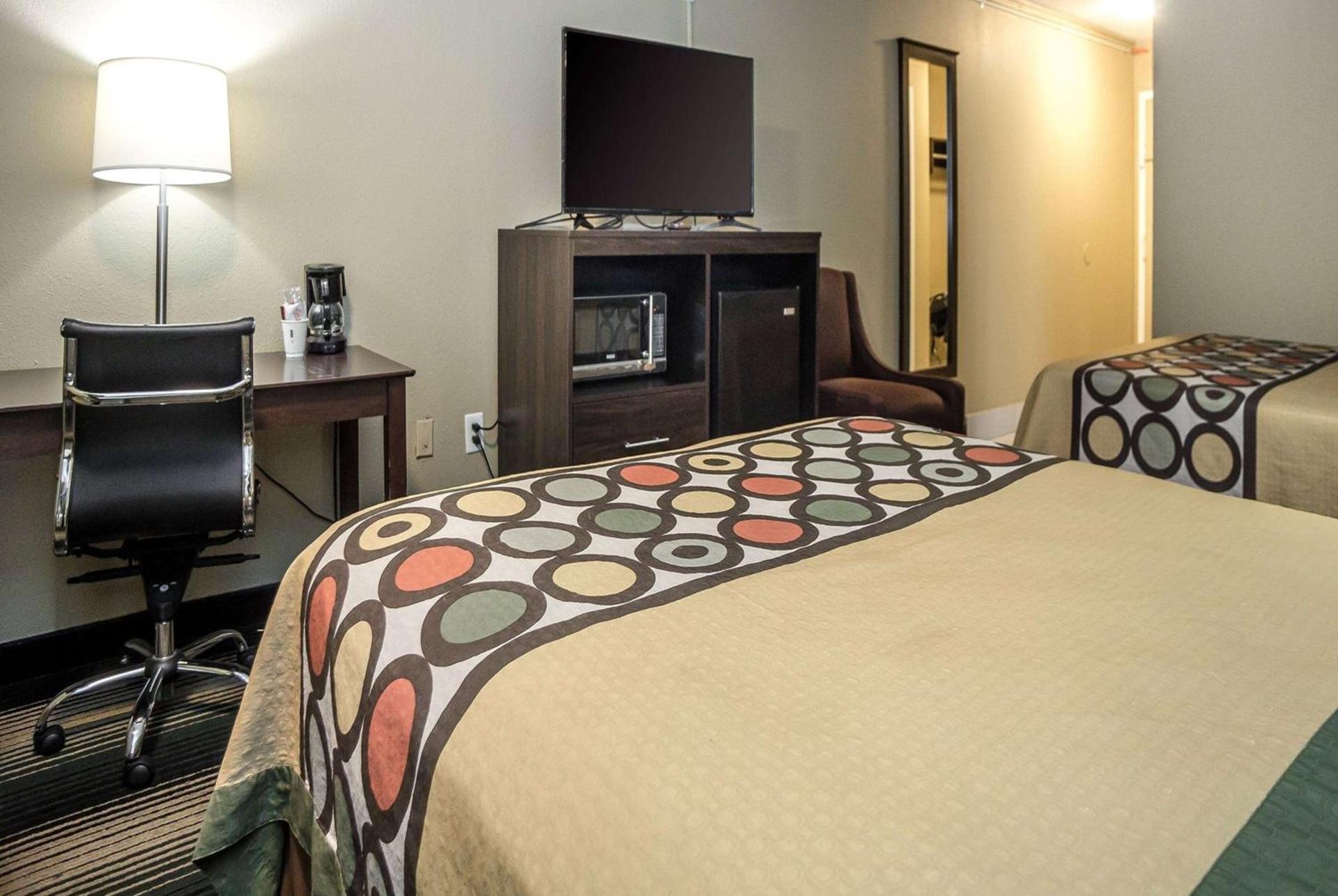 Super 8 by Wyndham Indianapolis South photo 15