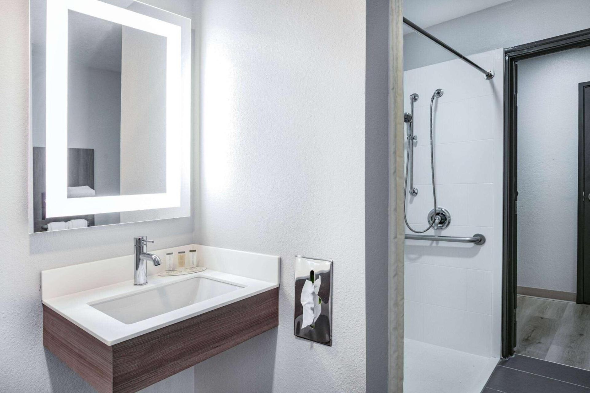 Microtel Inn by Wyndham Beckley photo 17