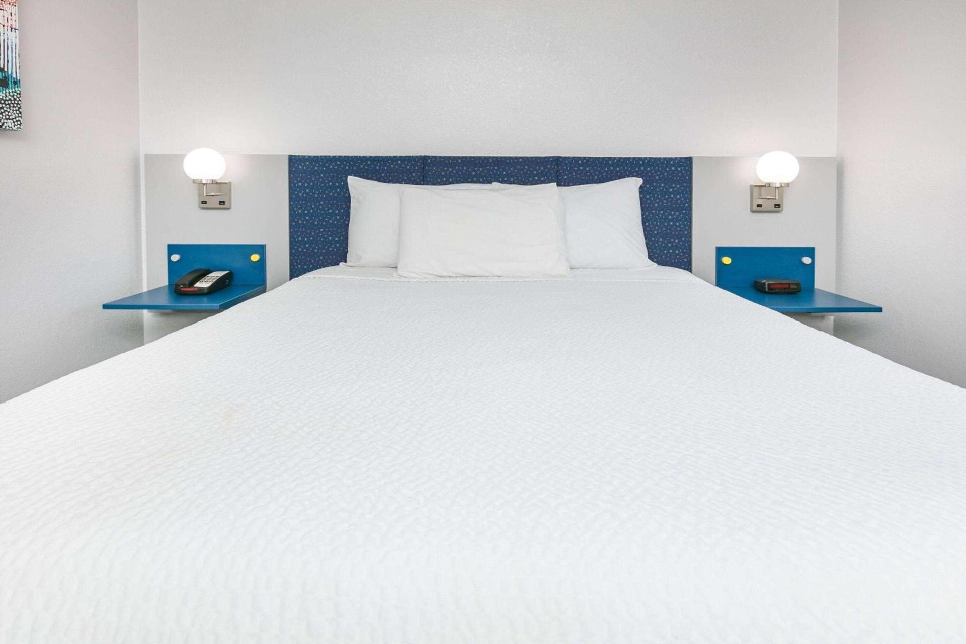 Microtel Inn by Wyndham Beckley photo 22