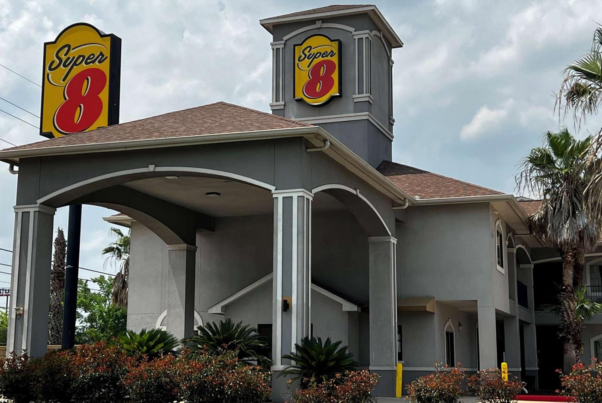 Crystal Inn Houston North I-45 photo 4