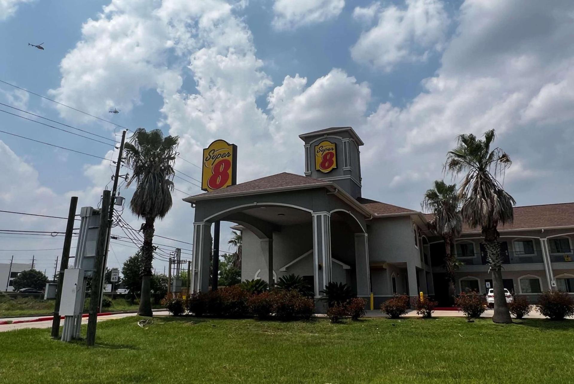 Crystal Inn Houston North I-45 photo 2