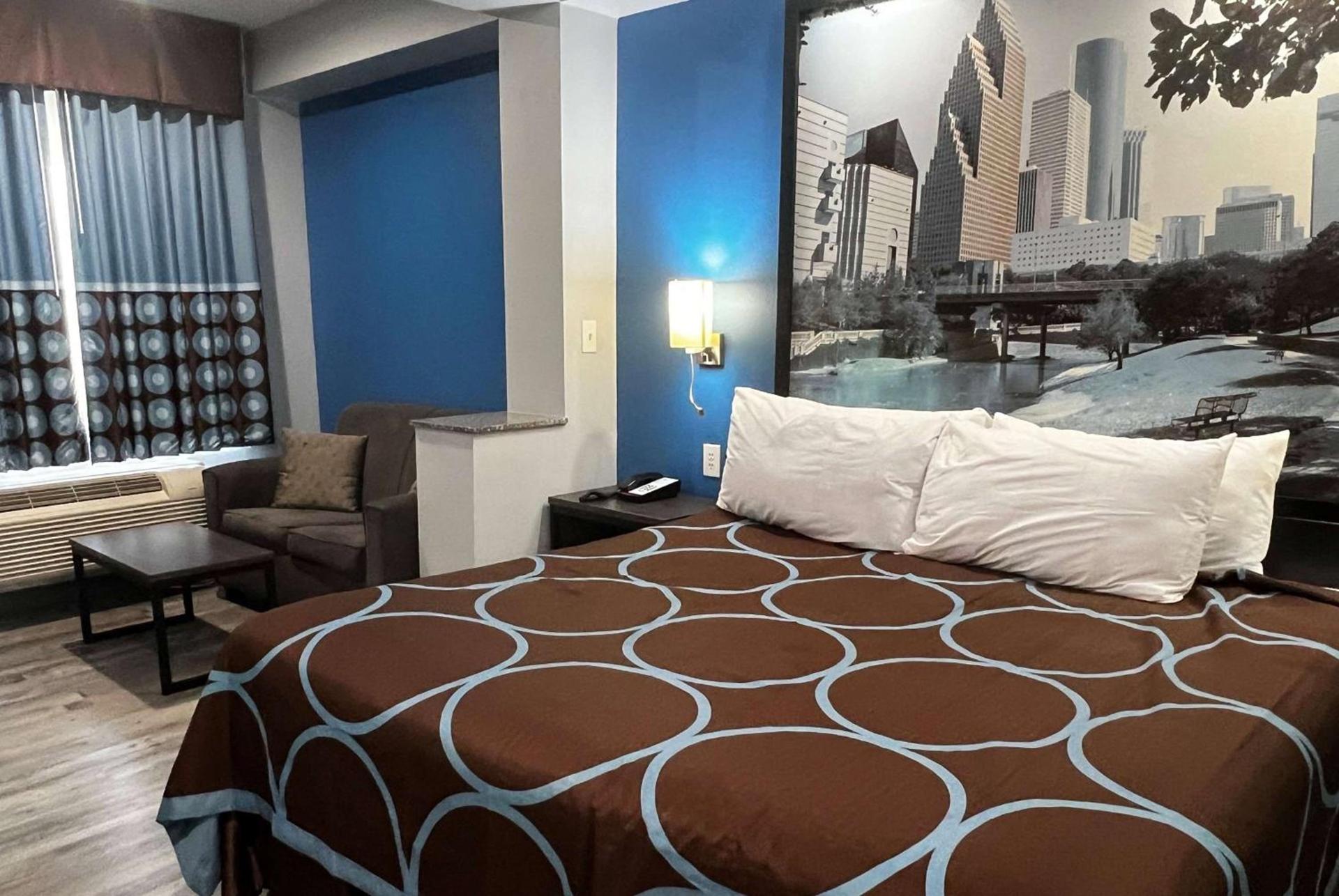 Crystal Inn Houston North I-45 photo 12