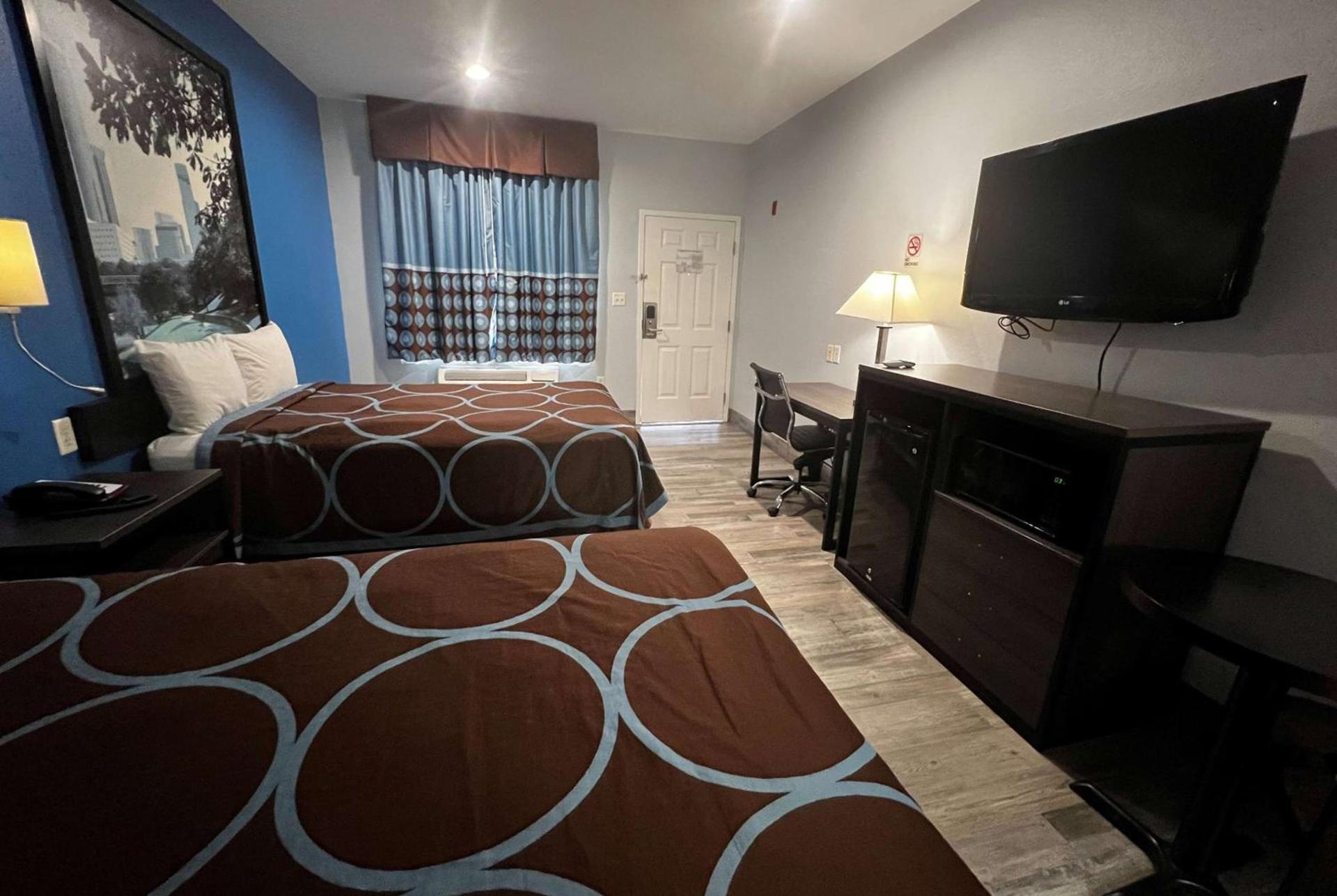 Crystal Inn Houston North I-45 photo 14