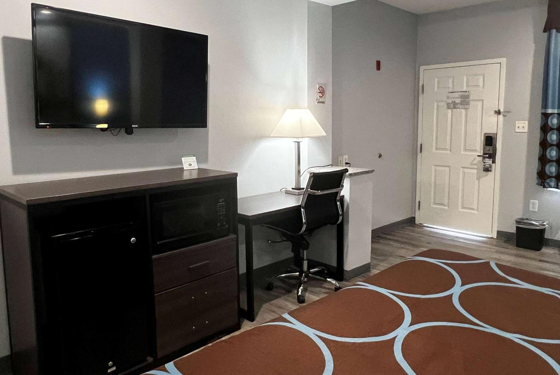 Crystal Inn Houston North I-45 photo 16