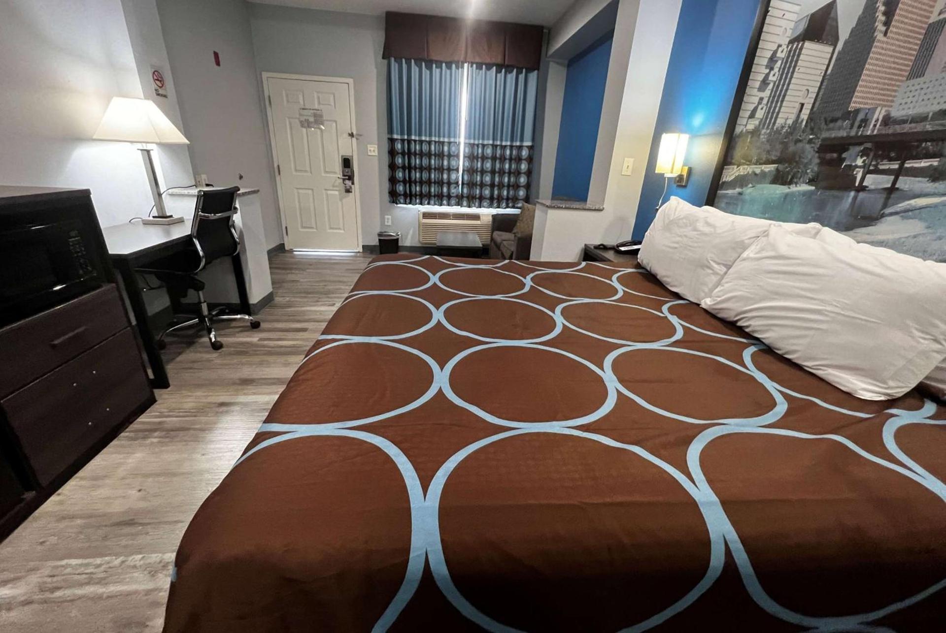 Crystal Inn Houston North I-45 photo 20