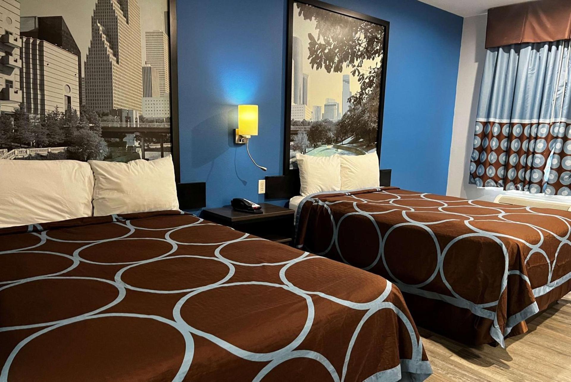 Crystal Inn Houston North I-45 photo 25
