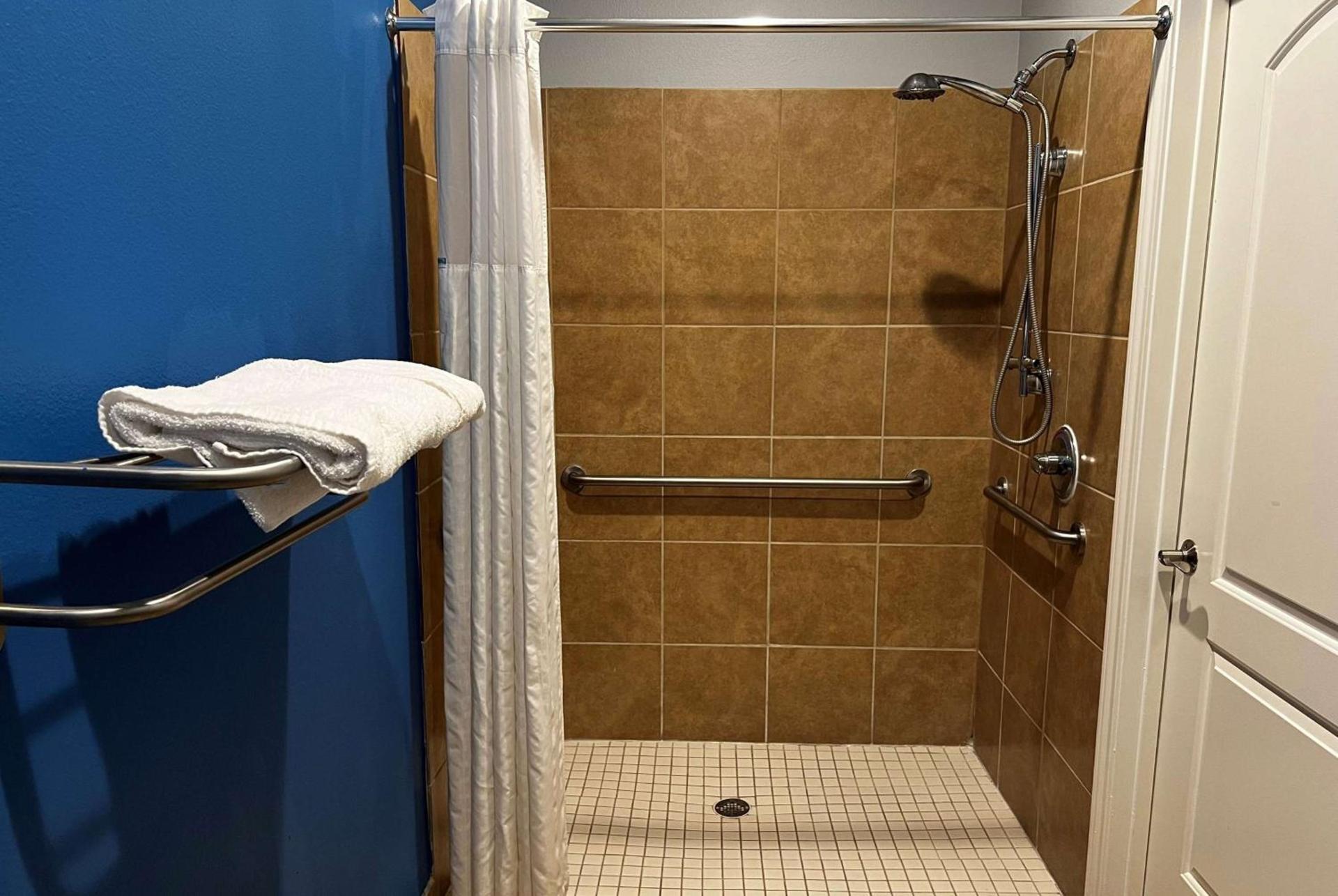 Crystal Inn Houston North I-45 photo 27