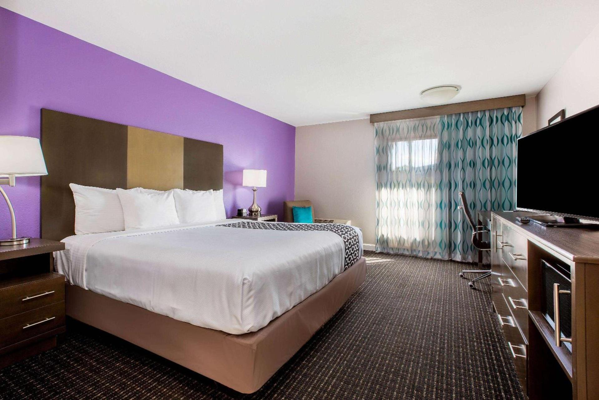 La Quinta by Wyndham Pomona photo 11