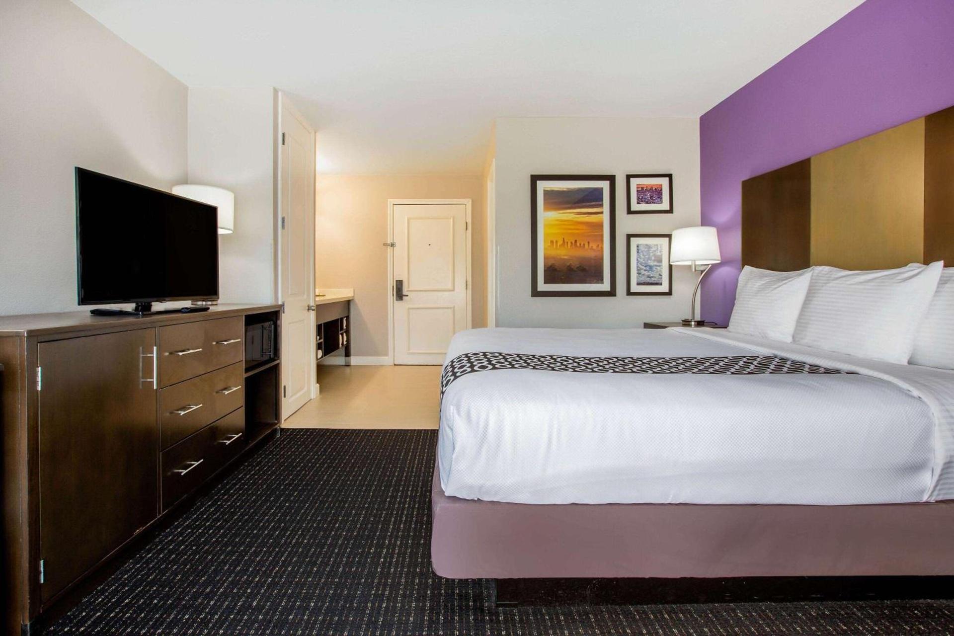 La Quinta by Wyndham Pomona photo 18