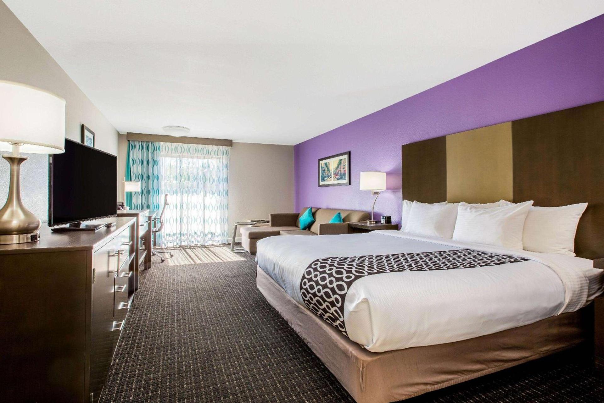La Quinta by Wyndham Pomona photo 21