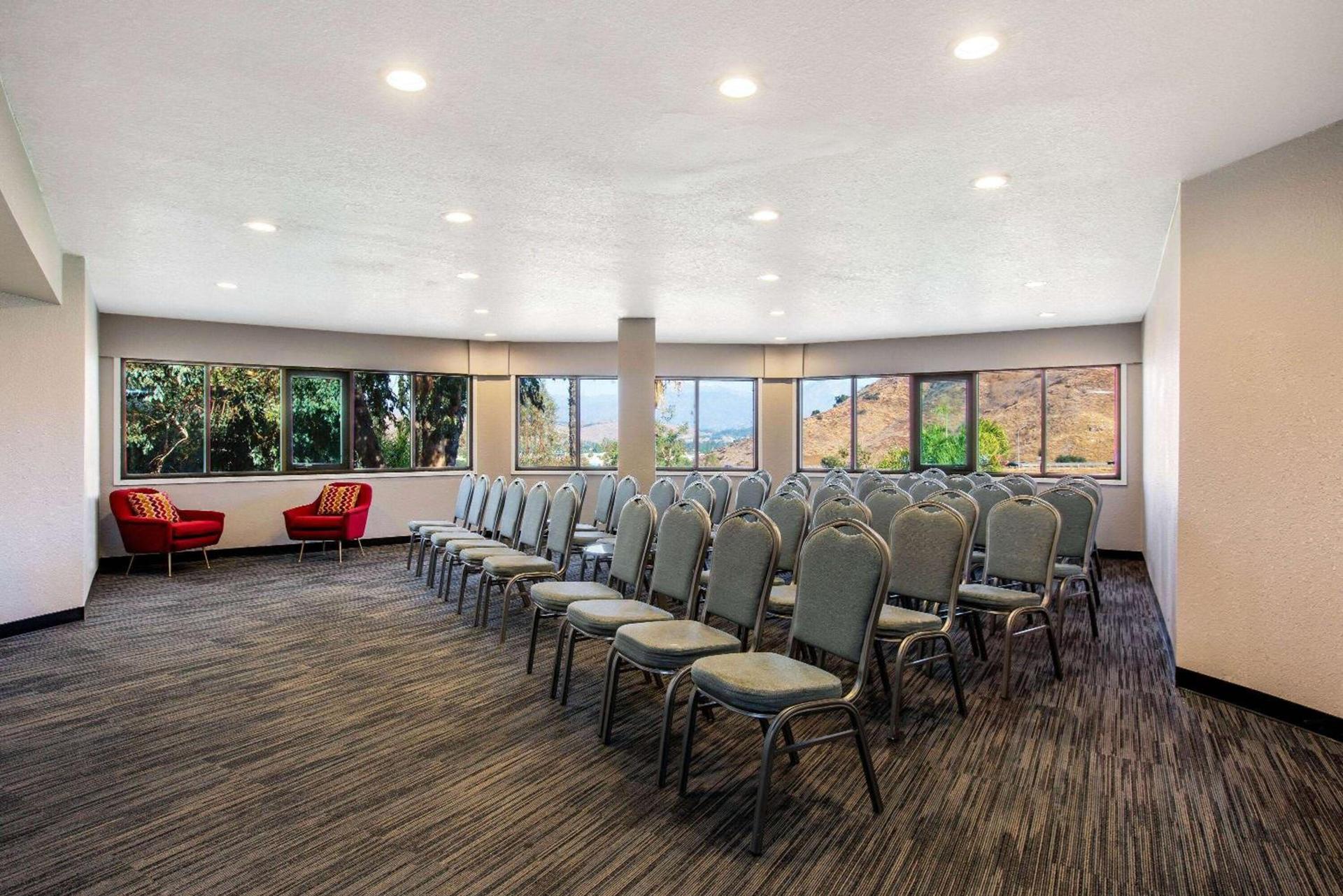 La Quinta by Wyndham Pomona photo 23