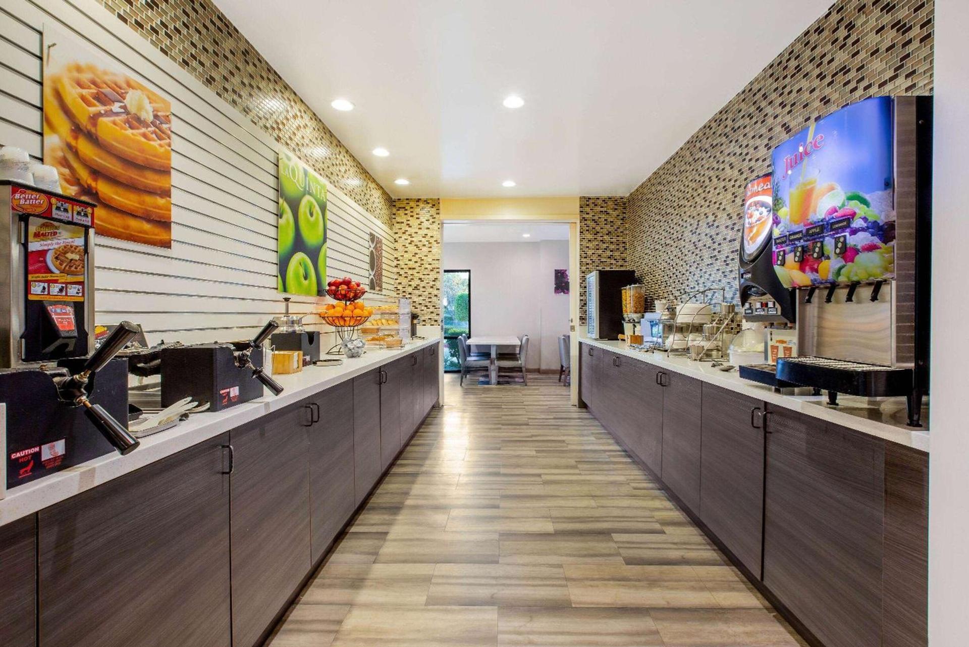 La Quinta by Wyndham Pomona photo 26