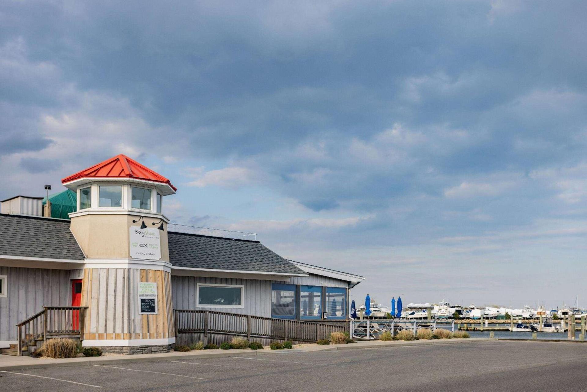 Super 8 by Wyndham Lindenhurst photo 18