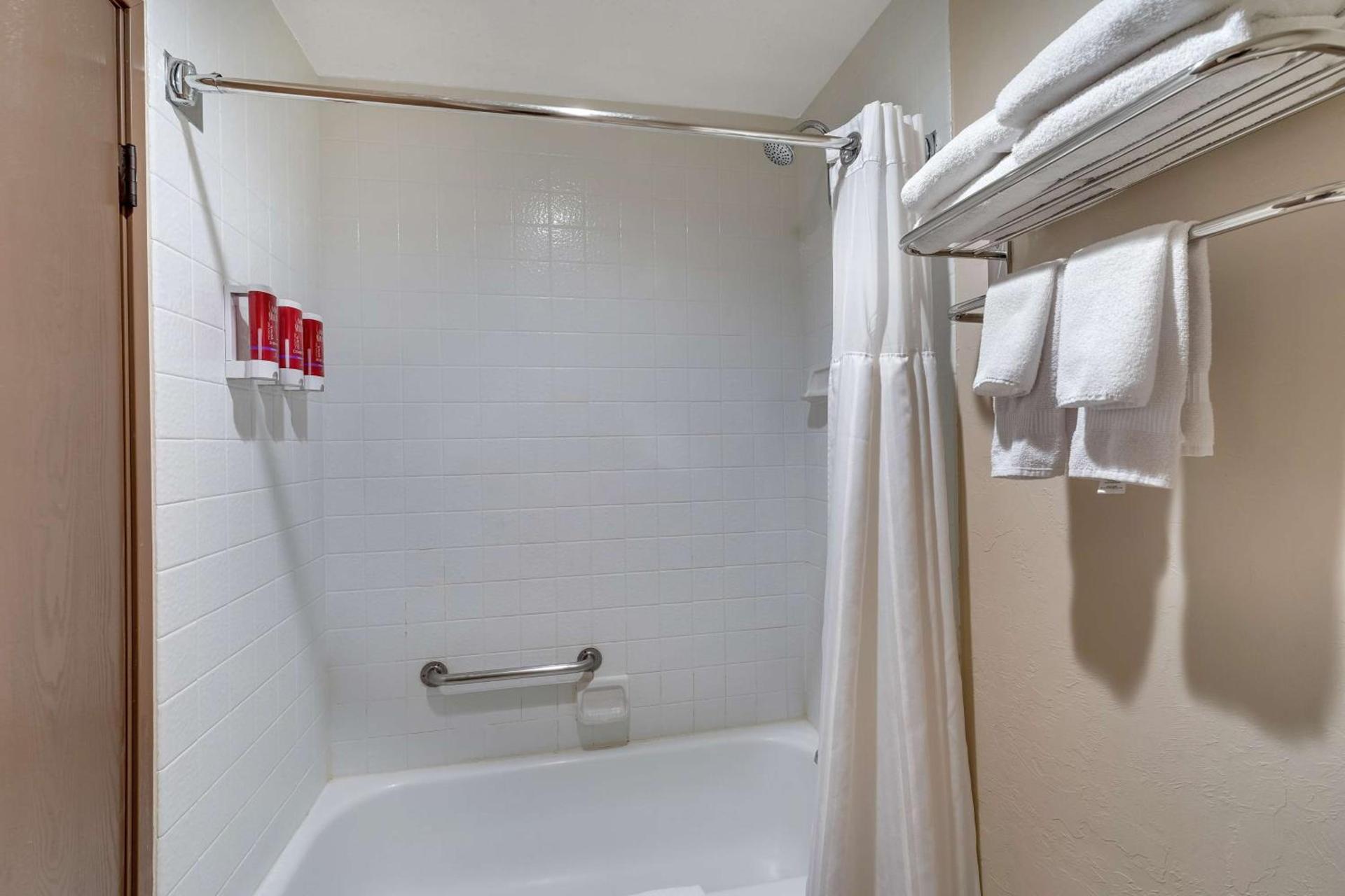 SureStay Plus Hotel by Best Western Price photo 39